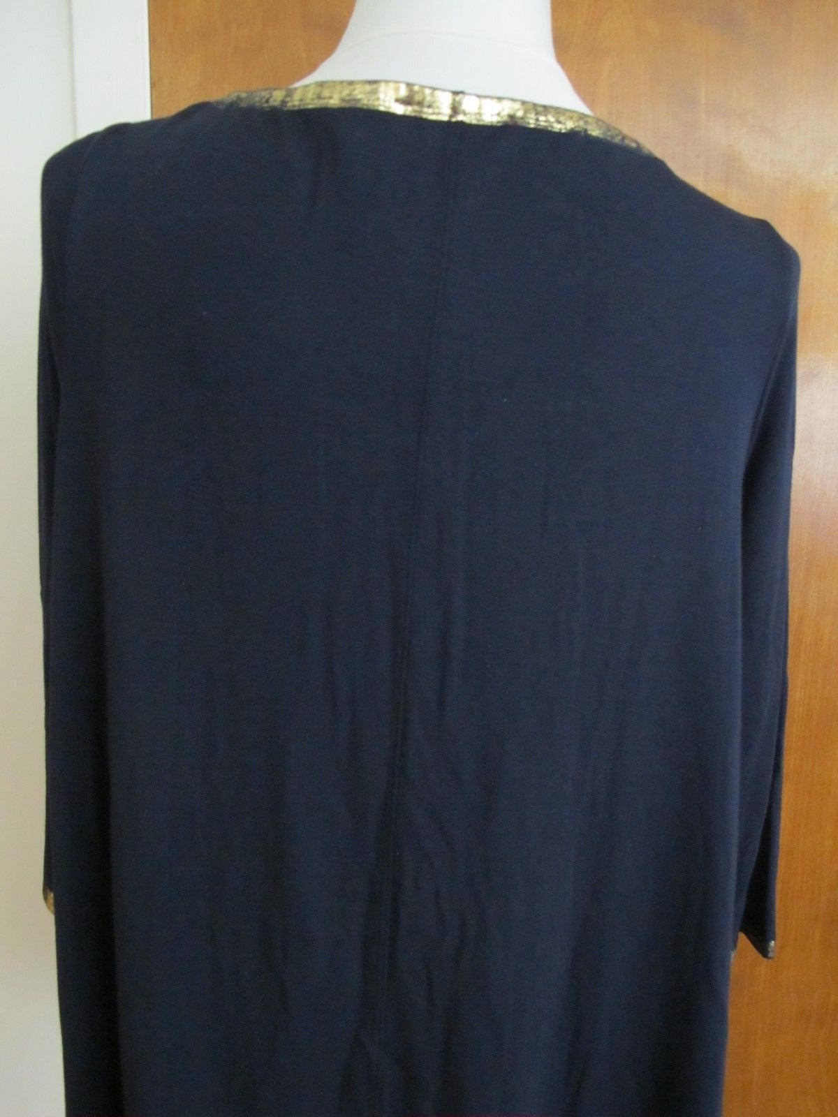 Tahari women's navy decorated A-line long sleeves top size medium new