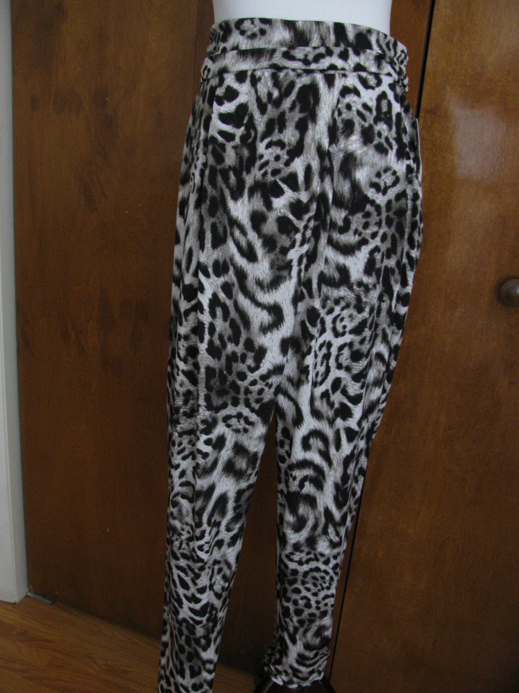 Michael Kors women's  black white cross over pant New