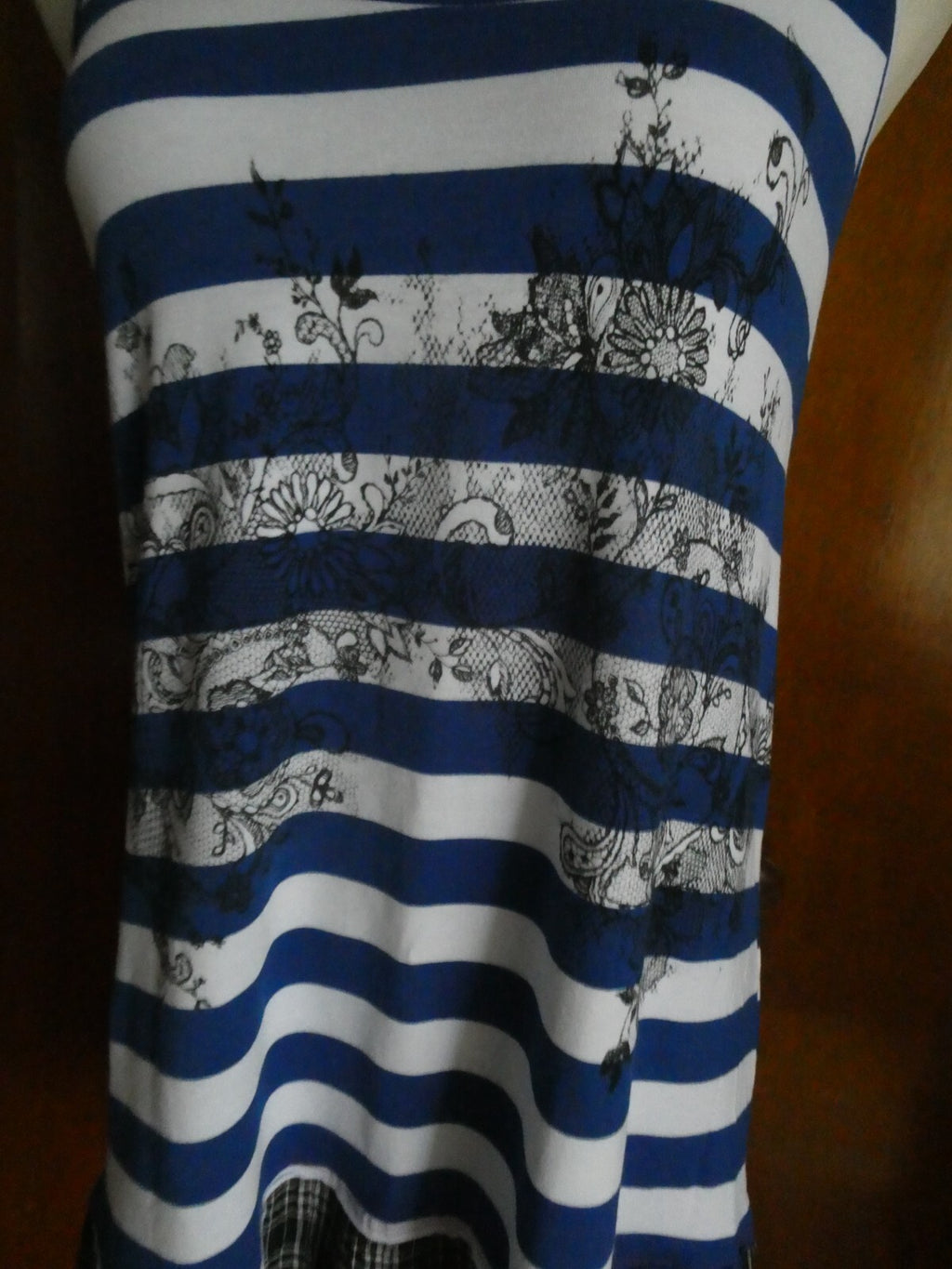 Scrapbook women’s Long sleeveless long top multicolor large