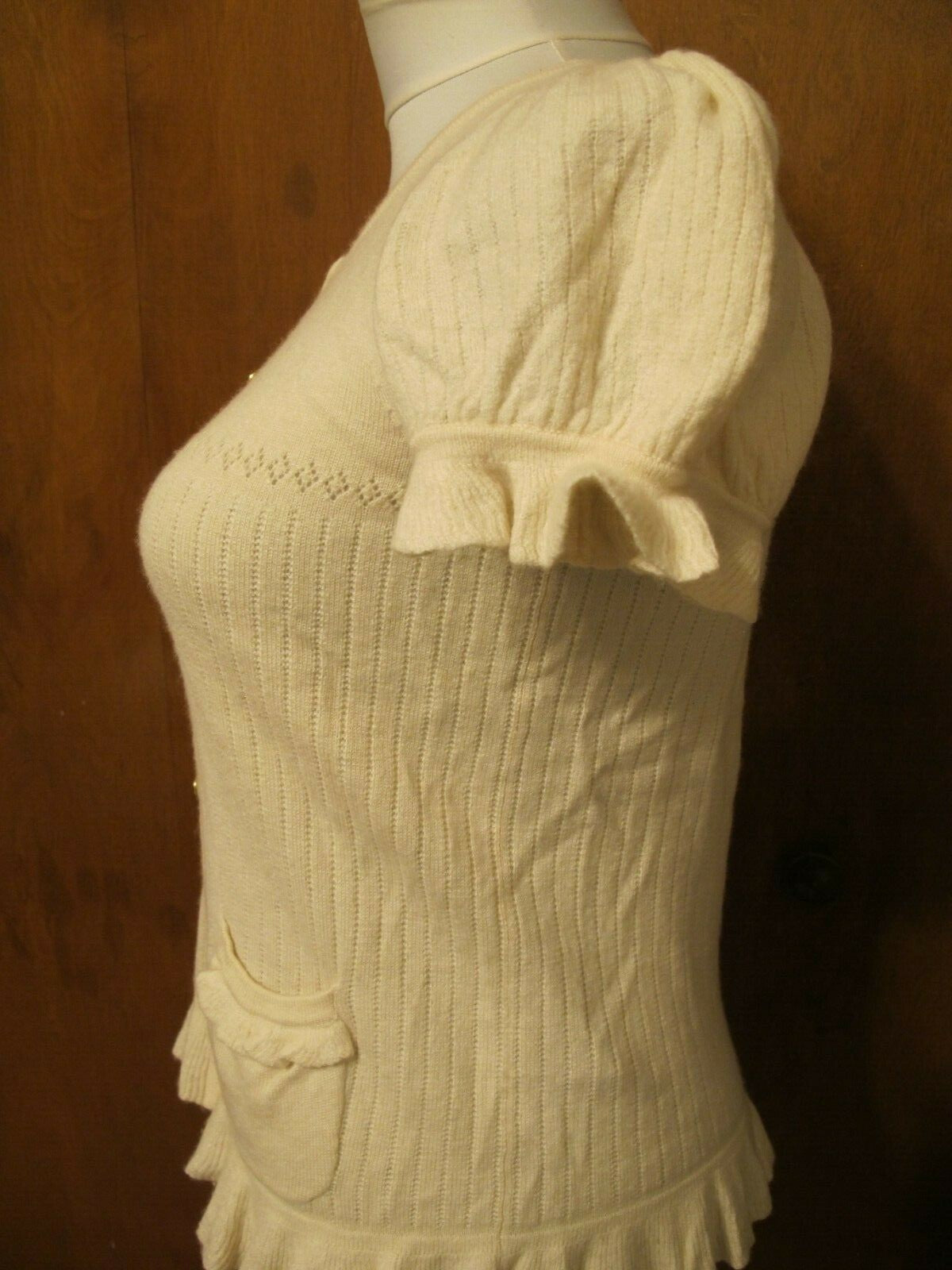 Juicy Couture women's sweater top ivory size Medium fits Small pre-owned 