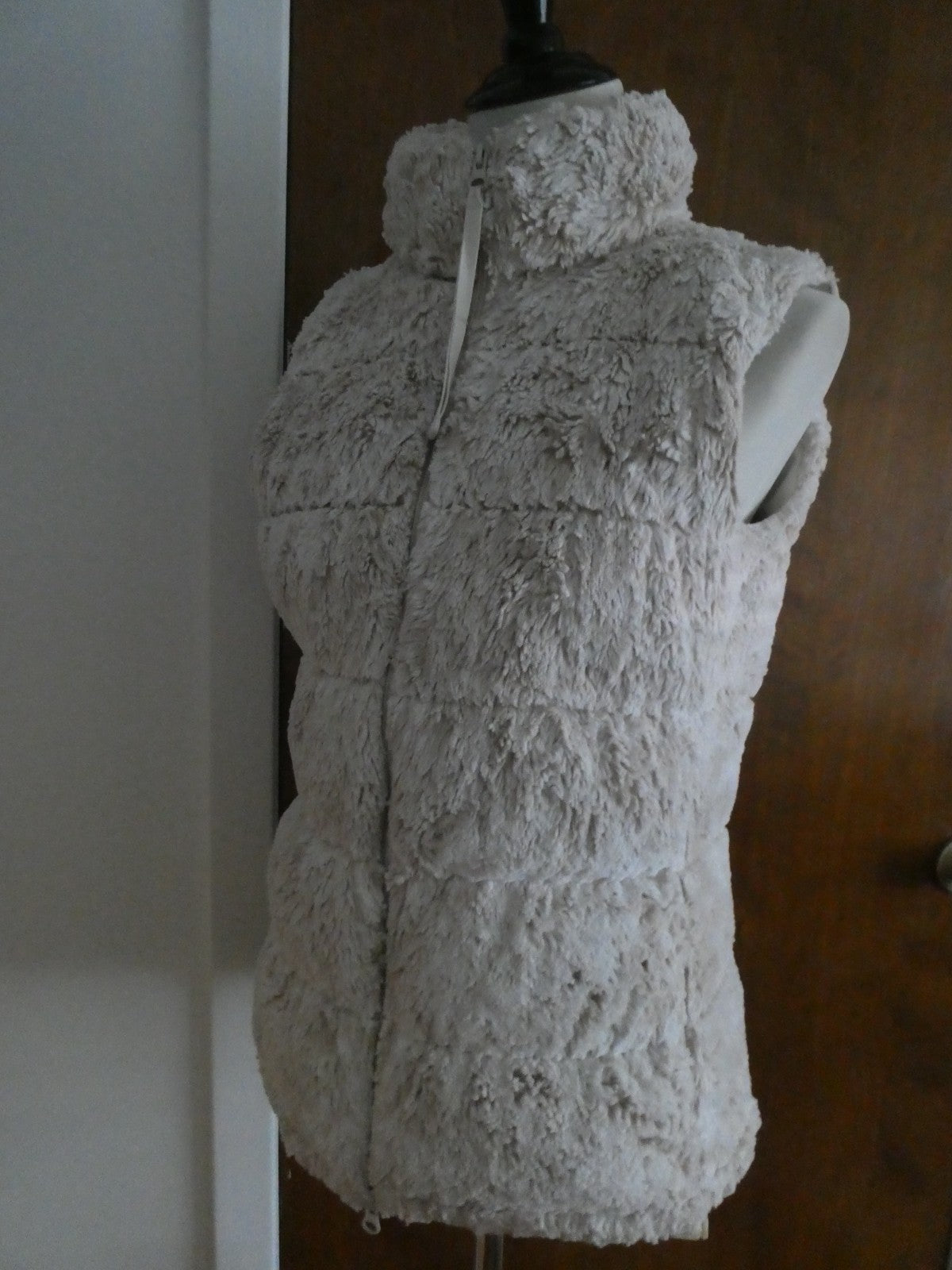 Athleta Reversible Down Puffer Vest Women Medium Ivory Faux Fur Goose Down Full