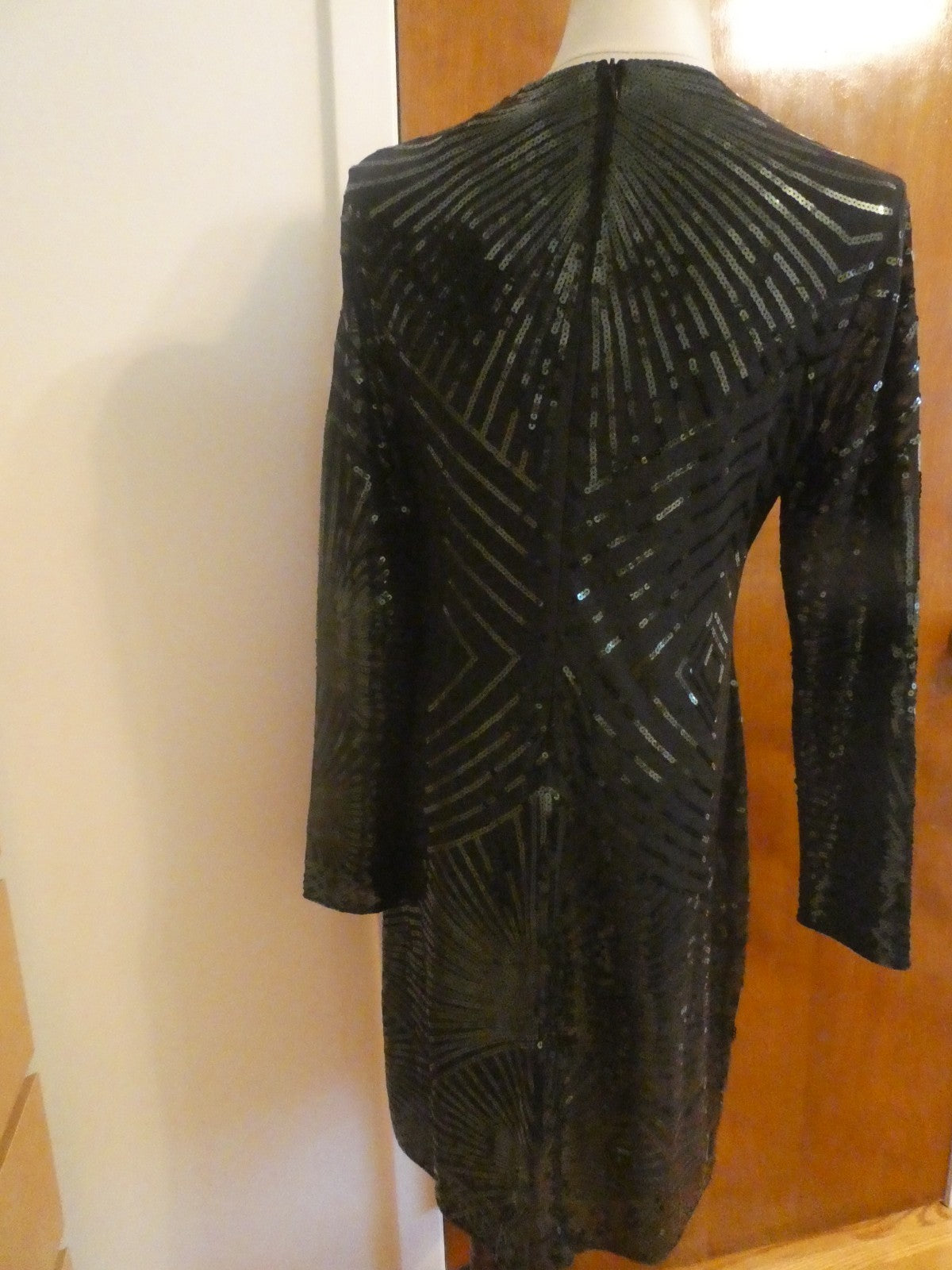 Misschen Women’s Black Evening Lined Sequined Long Sleeves Dress Size Large