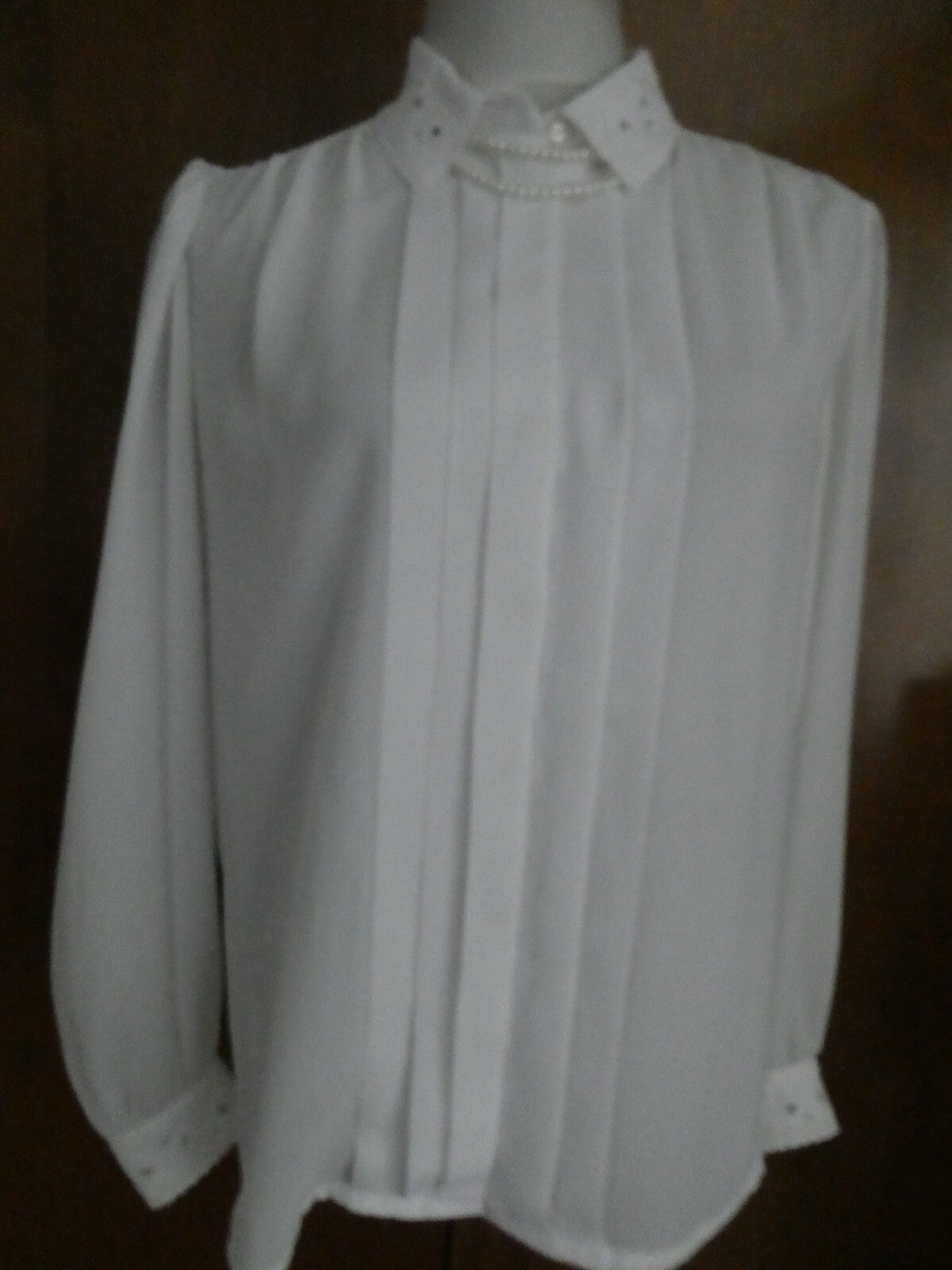 Karen Scott women's white crafted embroidered long sleeves top size 10
