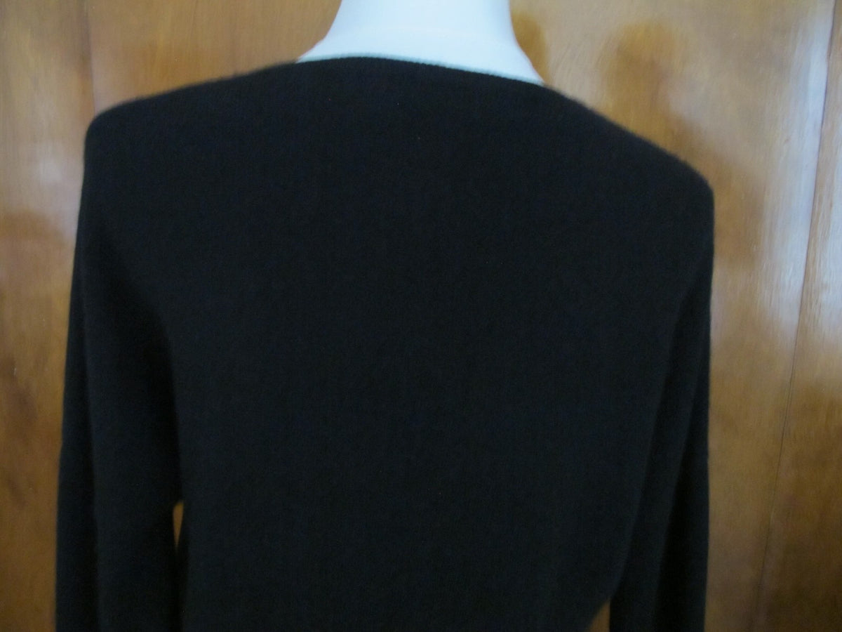 Bloomingdale’s women’s black lace-trimmed cashmere sweater Size S bit big