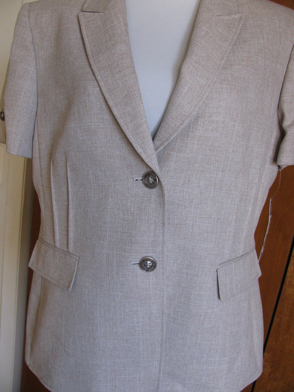 Tahari Asl Beige Women’s Beige Pant Suit Set Size 16P New