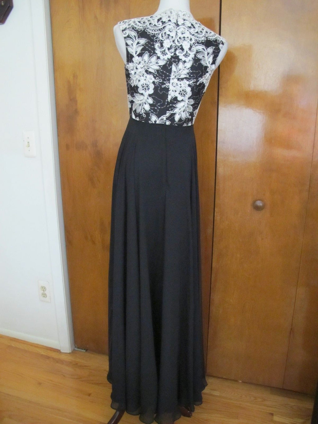 Aidan Mattox Women's Black Detailed Floral Lace Evening Maxi A-line Dress 4 New