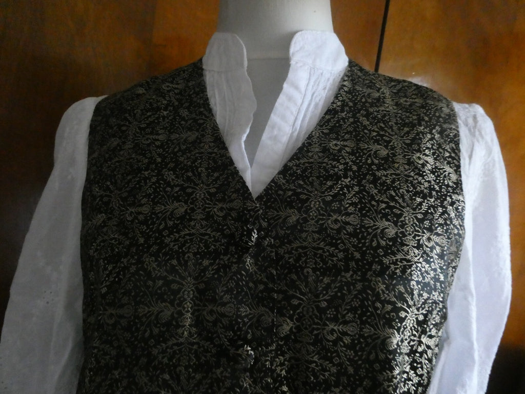 Cricket Lane Women Black Gold Geo Print Gorgeous Vest Size LP