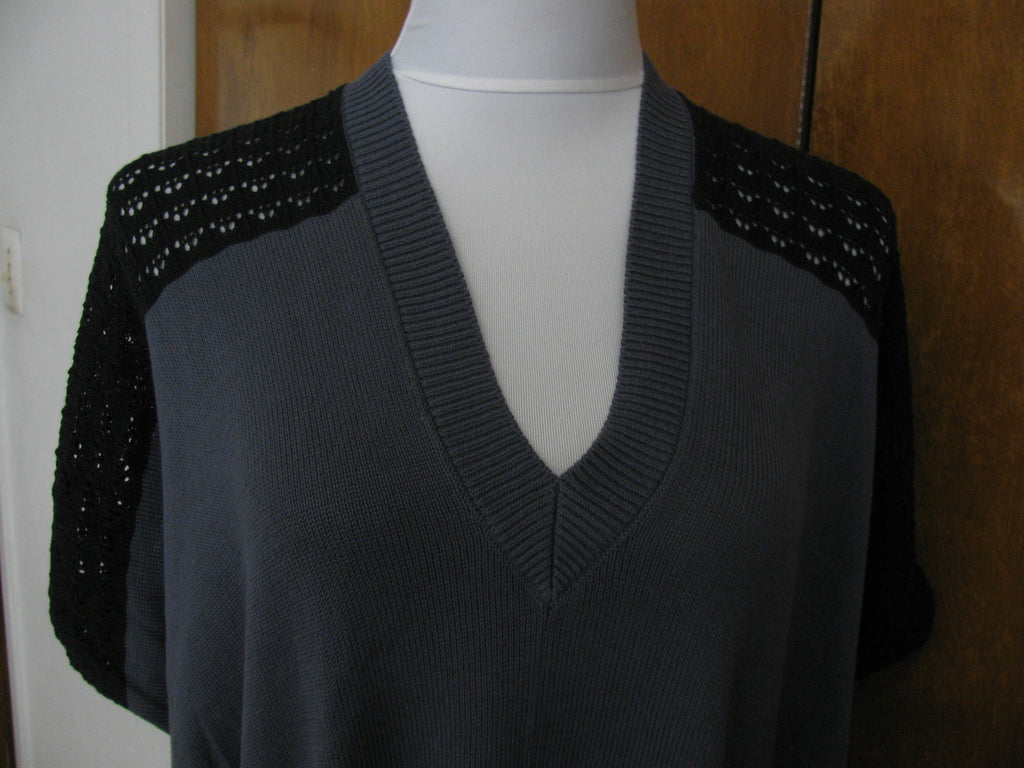 Gap women's gray black knitted gorgeous dolman vest large