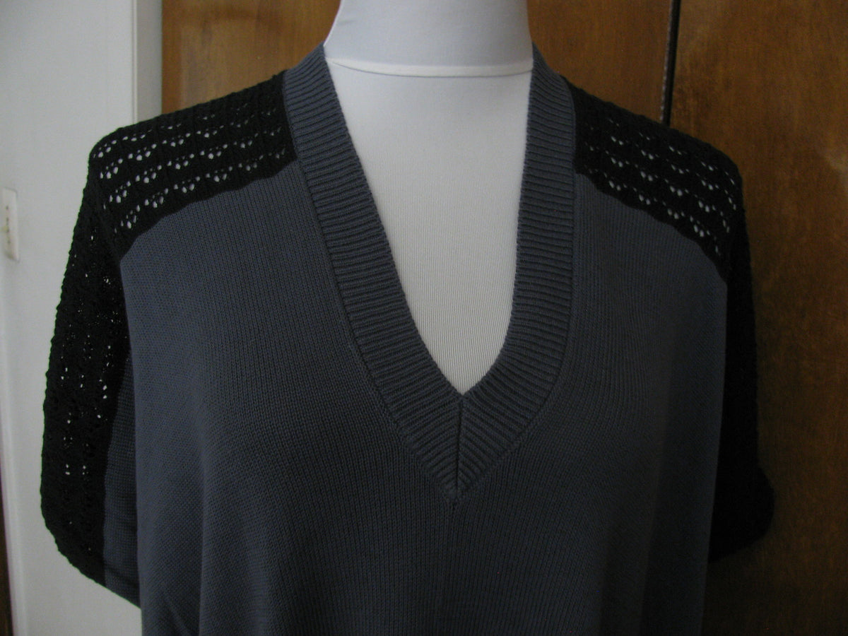 Gap women's gray black knitted gorgeous dolman vest large