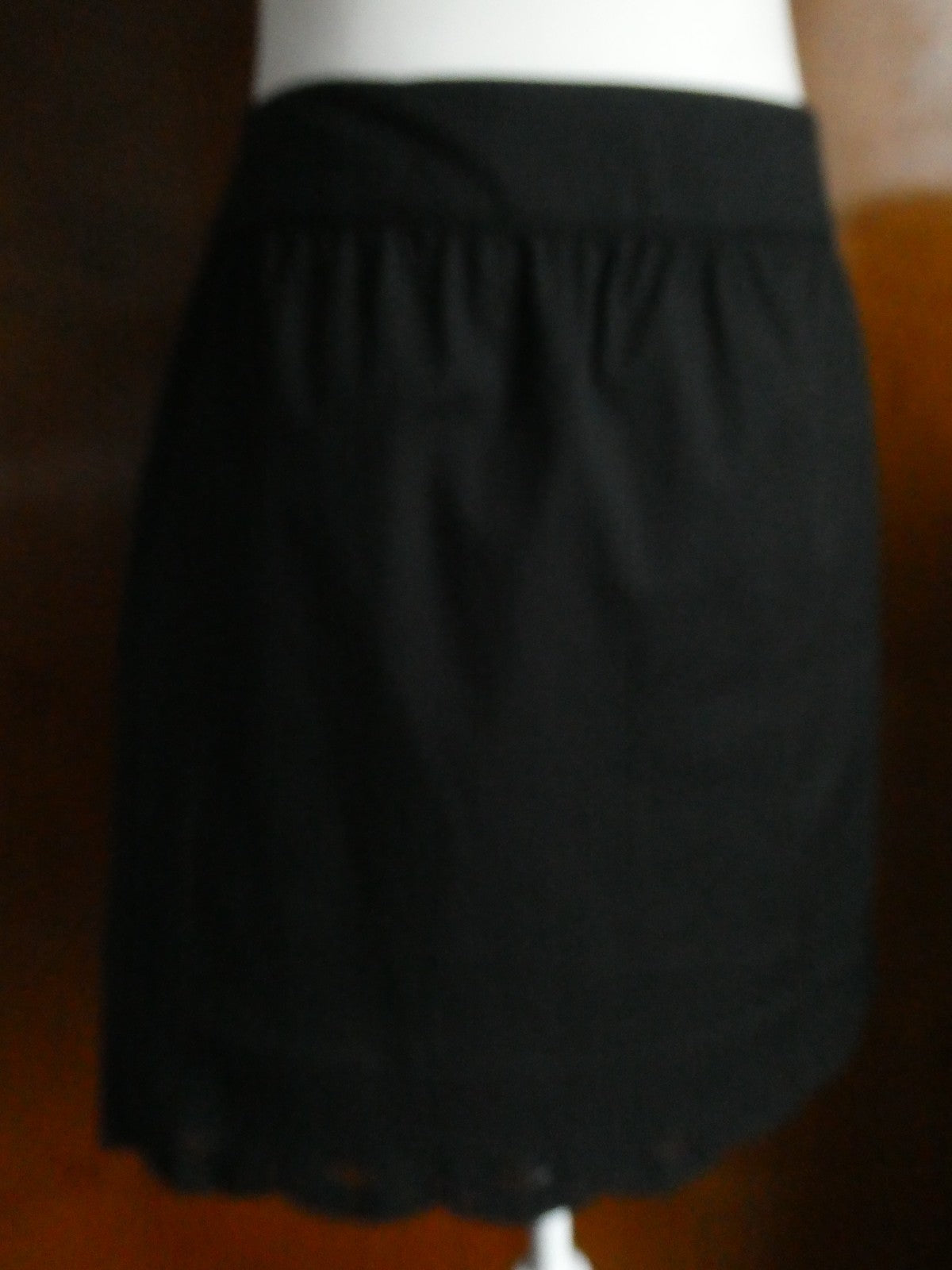 DKNY Donna Karan women black embroidered soft cotton side pockets skirt size 10