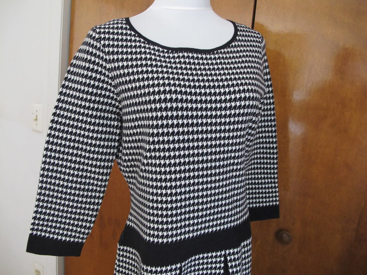 Lauren Ralph Lauren women’s black white fit and flare NWT dress size Large