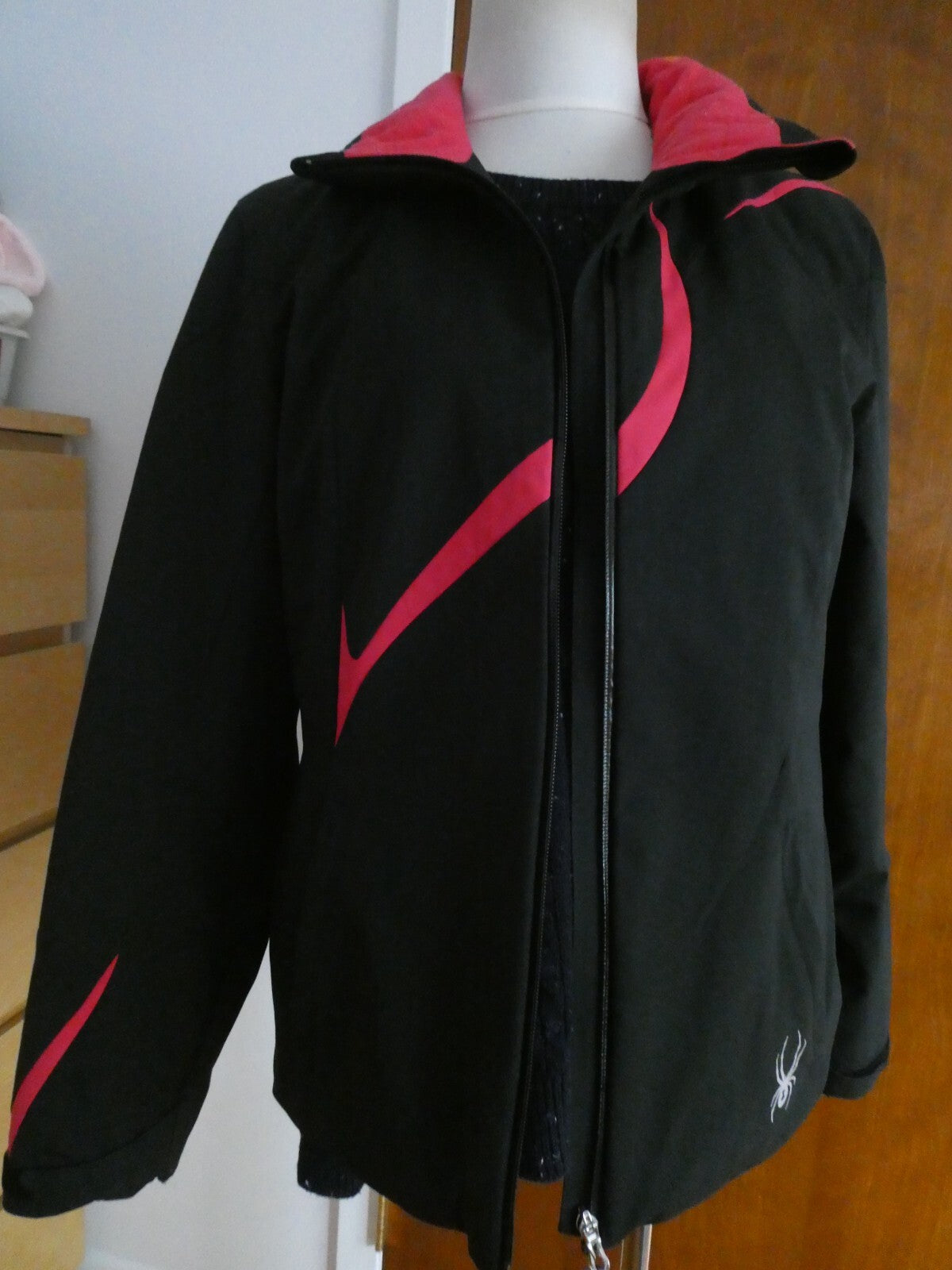 Women’s Spyder 3M Thinsulate Black Hooded Ski Snow Jacket Size 10