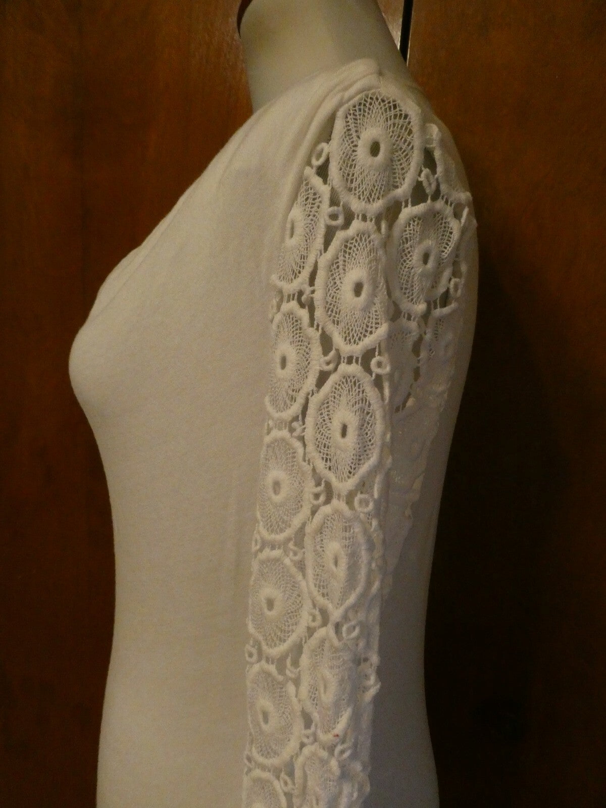 BEBE women’s white cotton crocheted long sleeves top size Small 