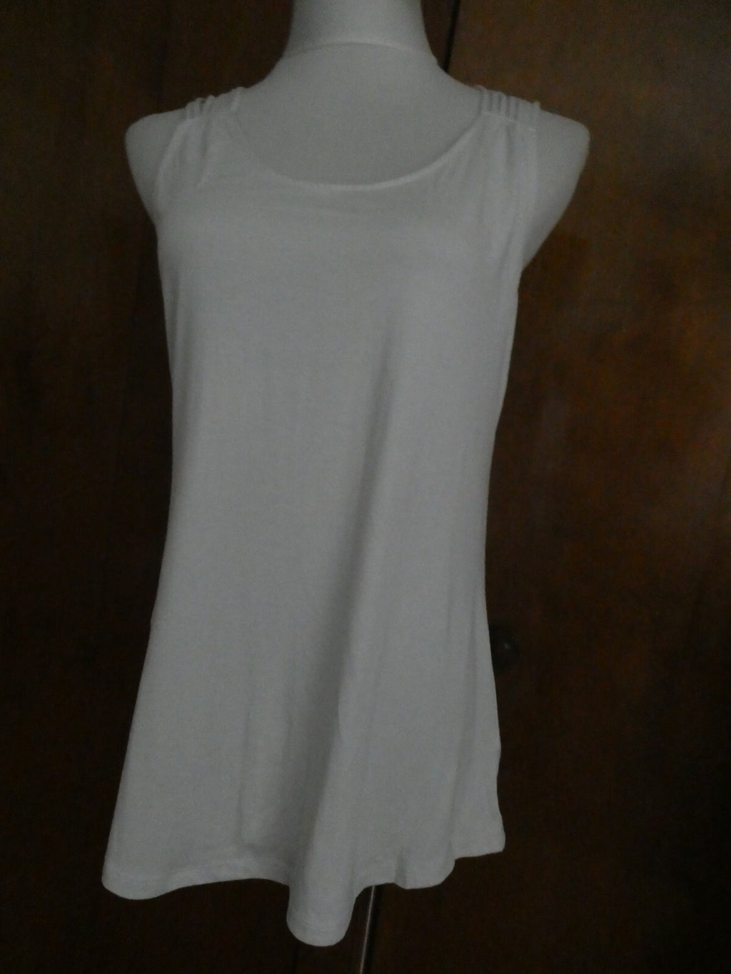 Gap women's light gray detailed top Large 