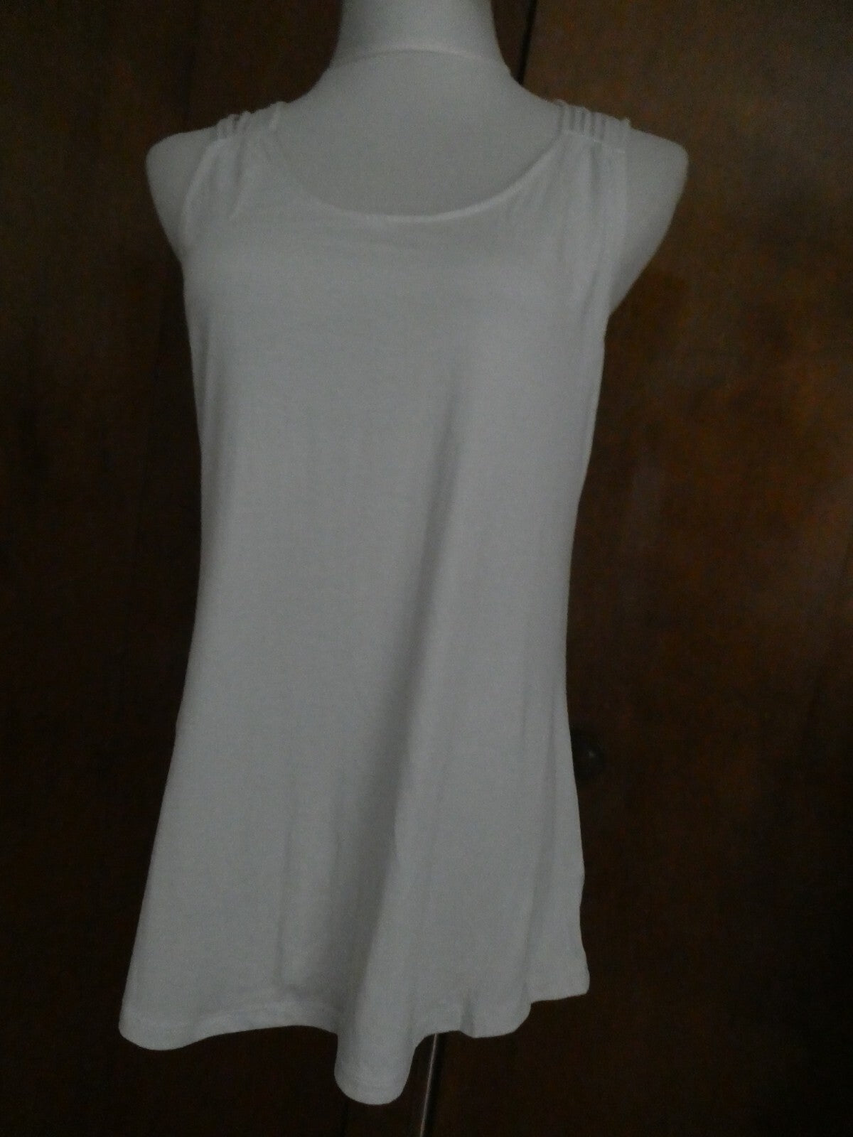 Gap women's light gray detailed top Large 