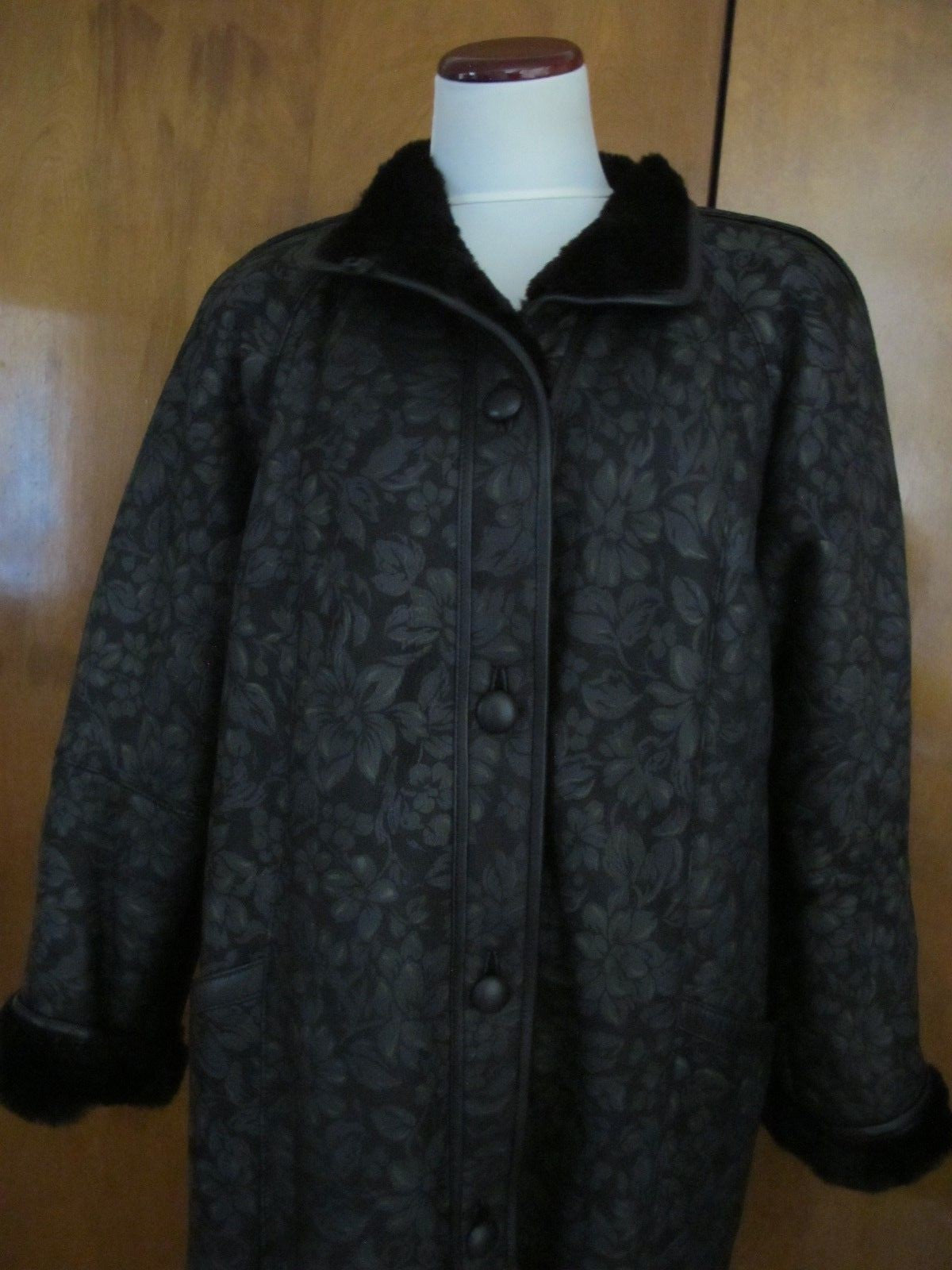 Women's Black Shearling Sheepskin Fur Long Winter Coat Spain Size 38 USA 8