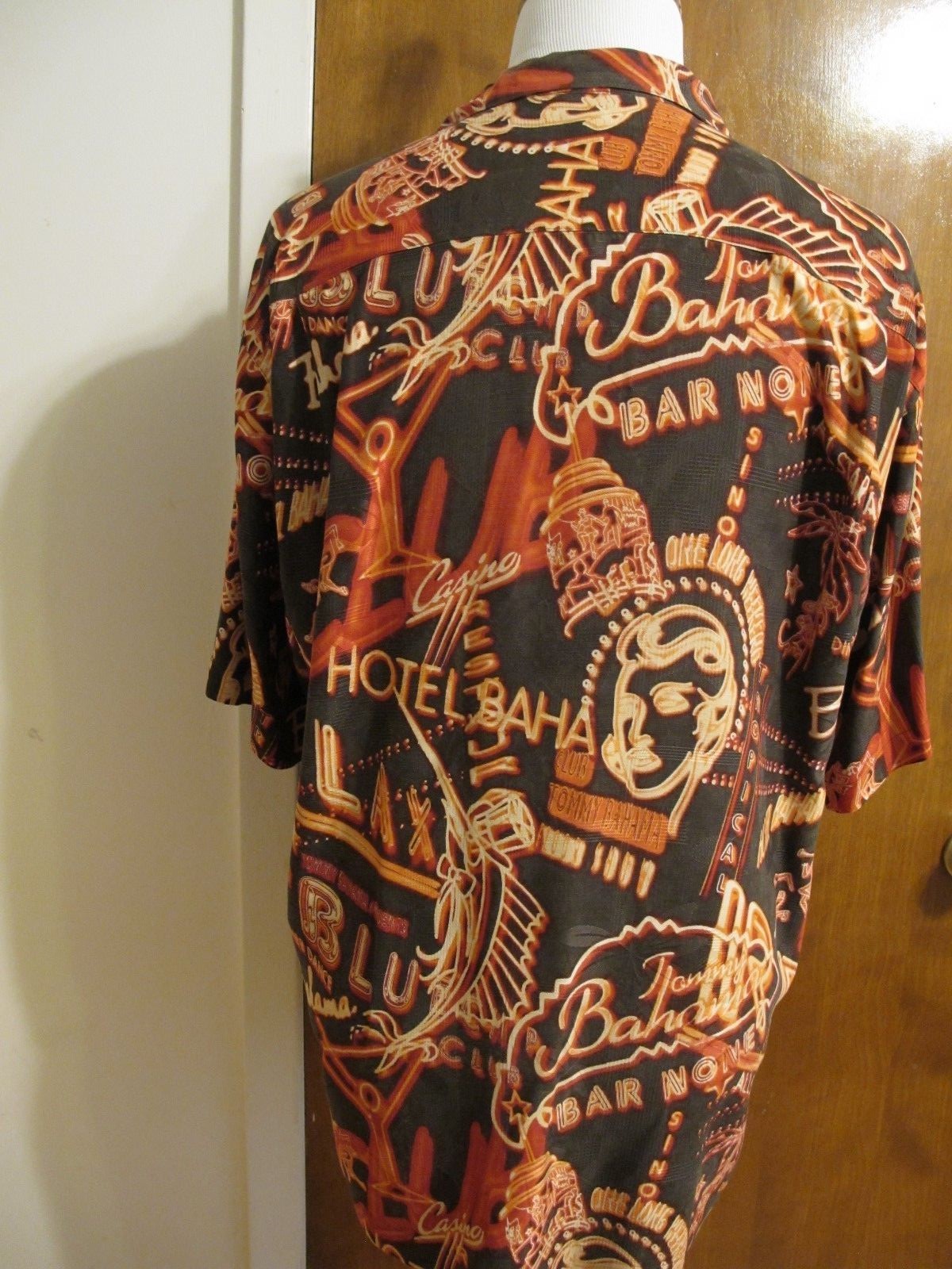 Tommy Bahama Mens Beach Silk Multi Color Brown Red Shirt short sleeves Large