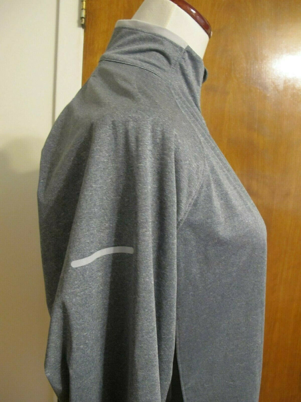 Nike Kids Boys Dri-Fit Athletic Fitness Gray Shirt Size Large 