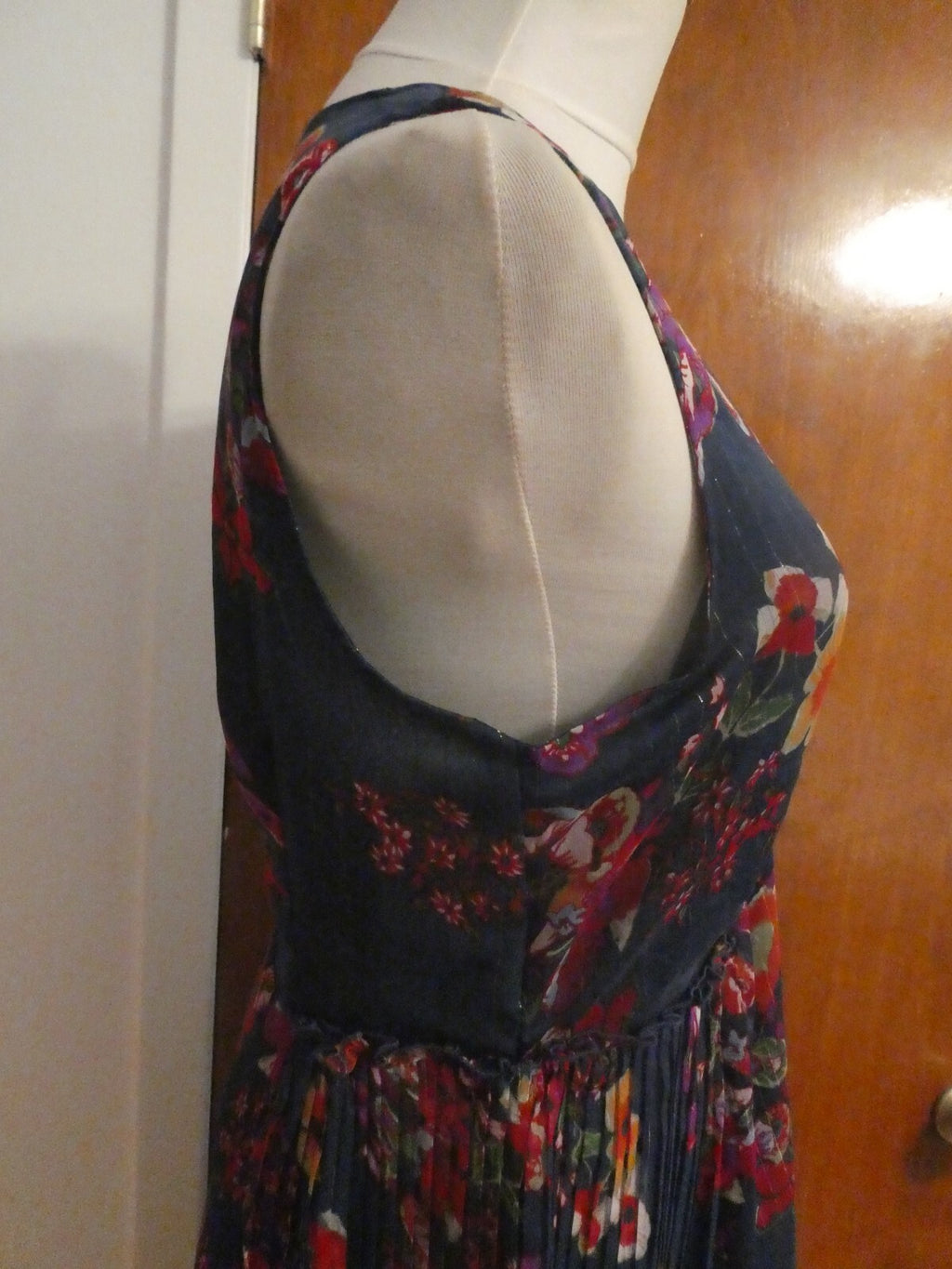 Walter Baker Teri women’s blue floral pleated lined evening dress size 10