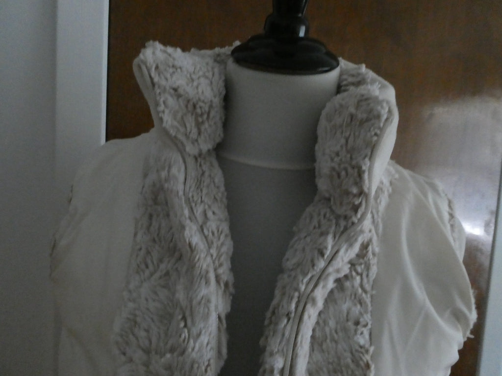 Athleta Reversible Down Puffer Vest Women Medium Ivory Faux Fur Goose Down Full
