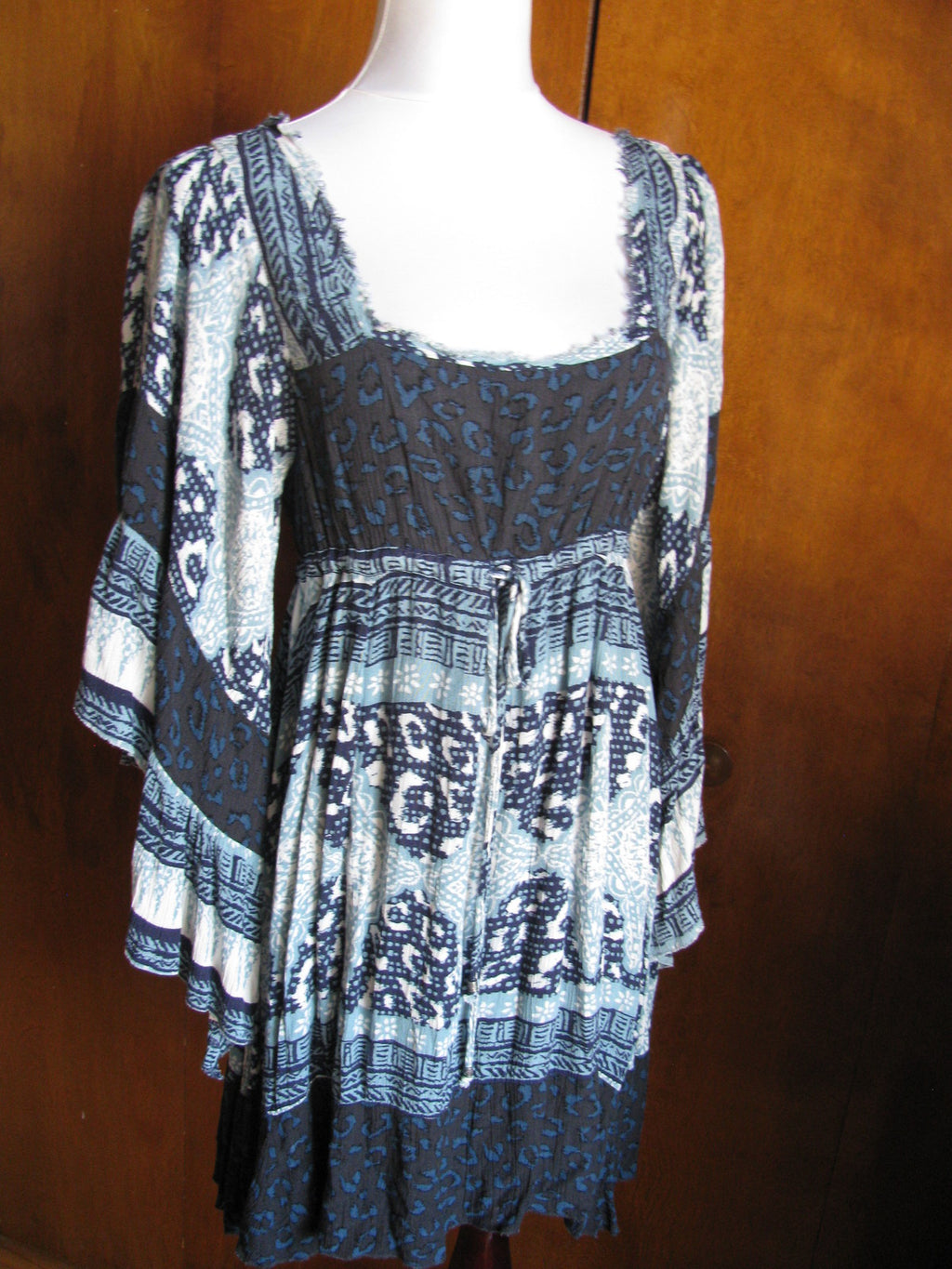 Free People womens blue relaxed fit short lined soft rayon NWT dress size Small 