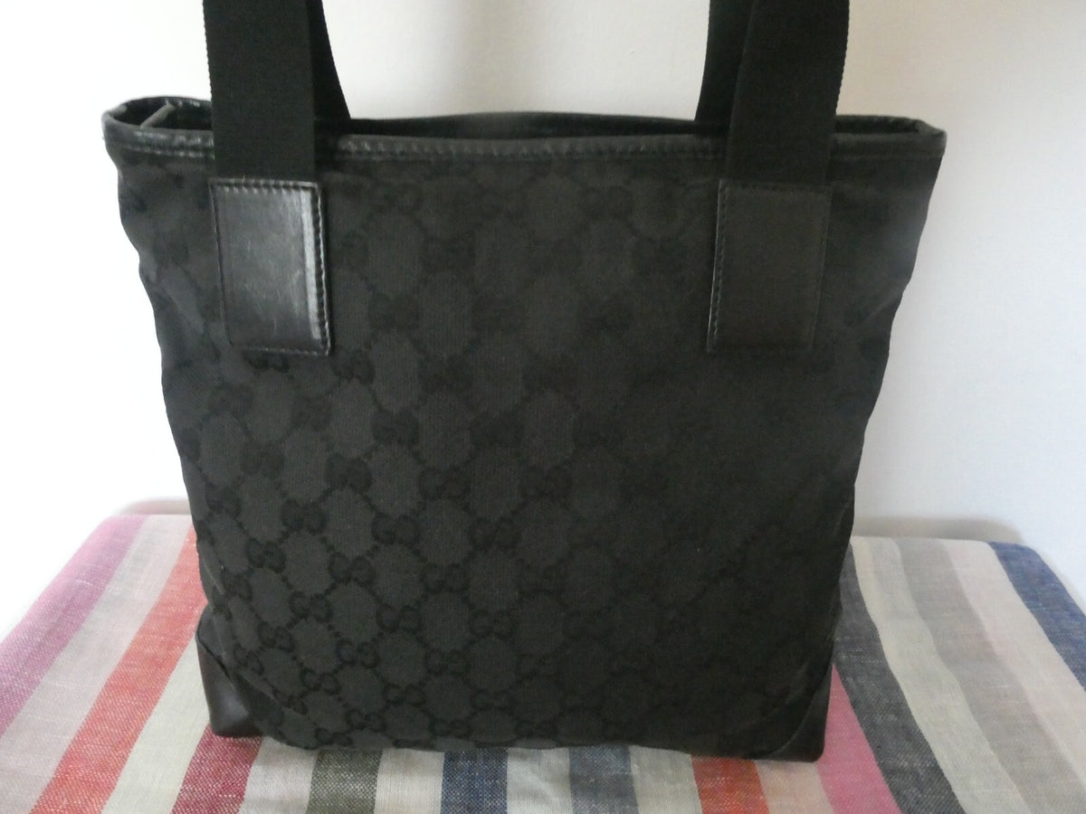 GUCCI Authentic Vintage Black Shoulder Bag Purse GG Canvas Leather 01904023754