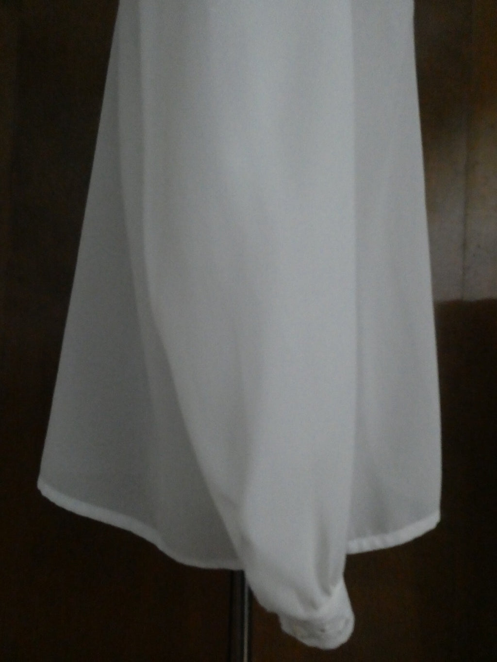 Karen Scott women's white crafted embroidered long sleeves top size 10