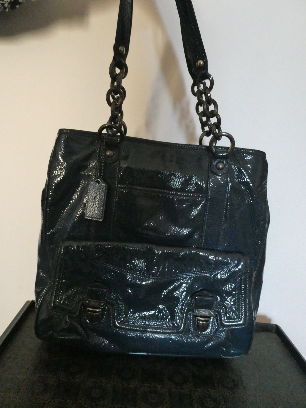 Authentic COACH Vintage Dark Navy Patent Leather Large Shoulder Bag Chain Strap