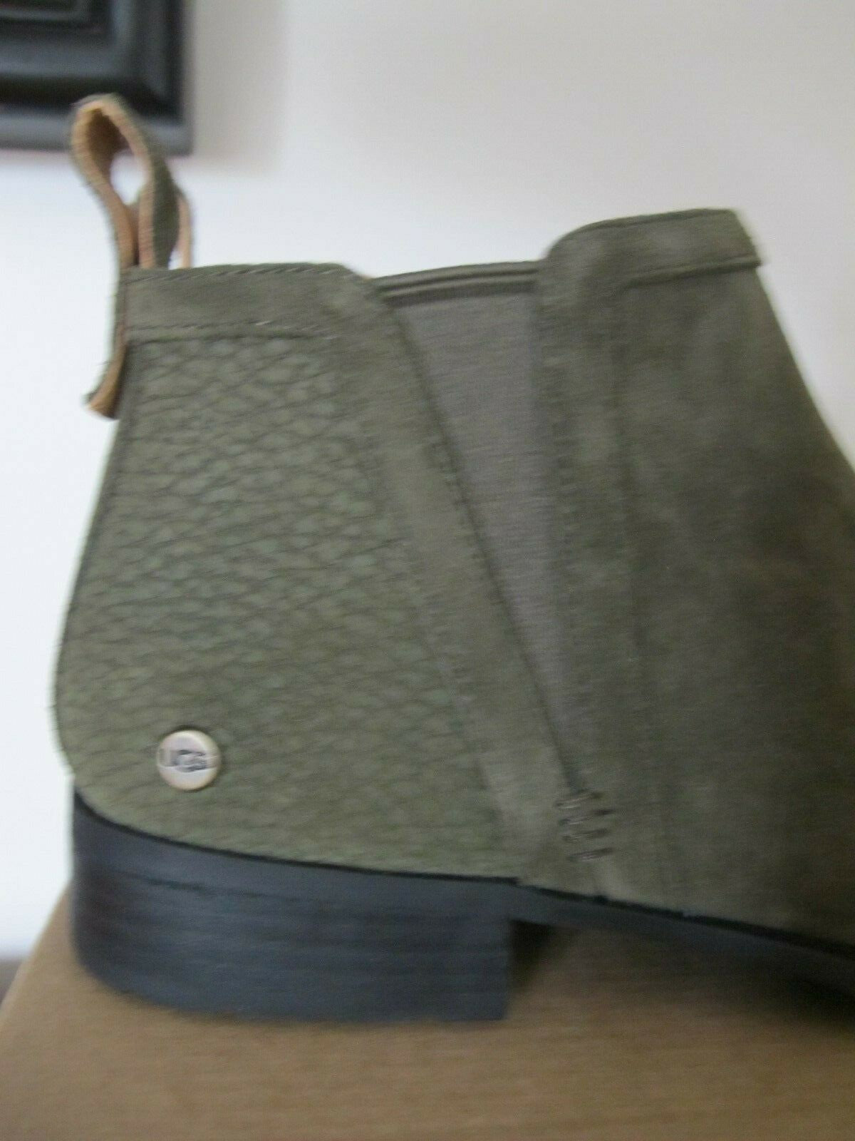 UGG Mcclaire ankle boots women’s soft suede green new 7, 8