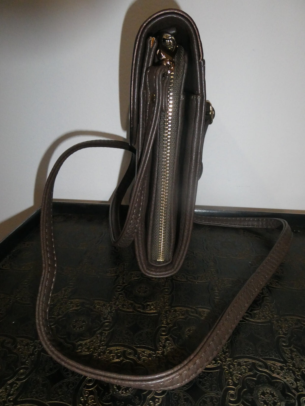Carroll Accessories Crossbody Brown Travel Wallet Purse 8”X4.5”X1 ¼”  6 Cards