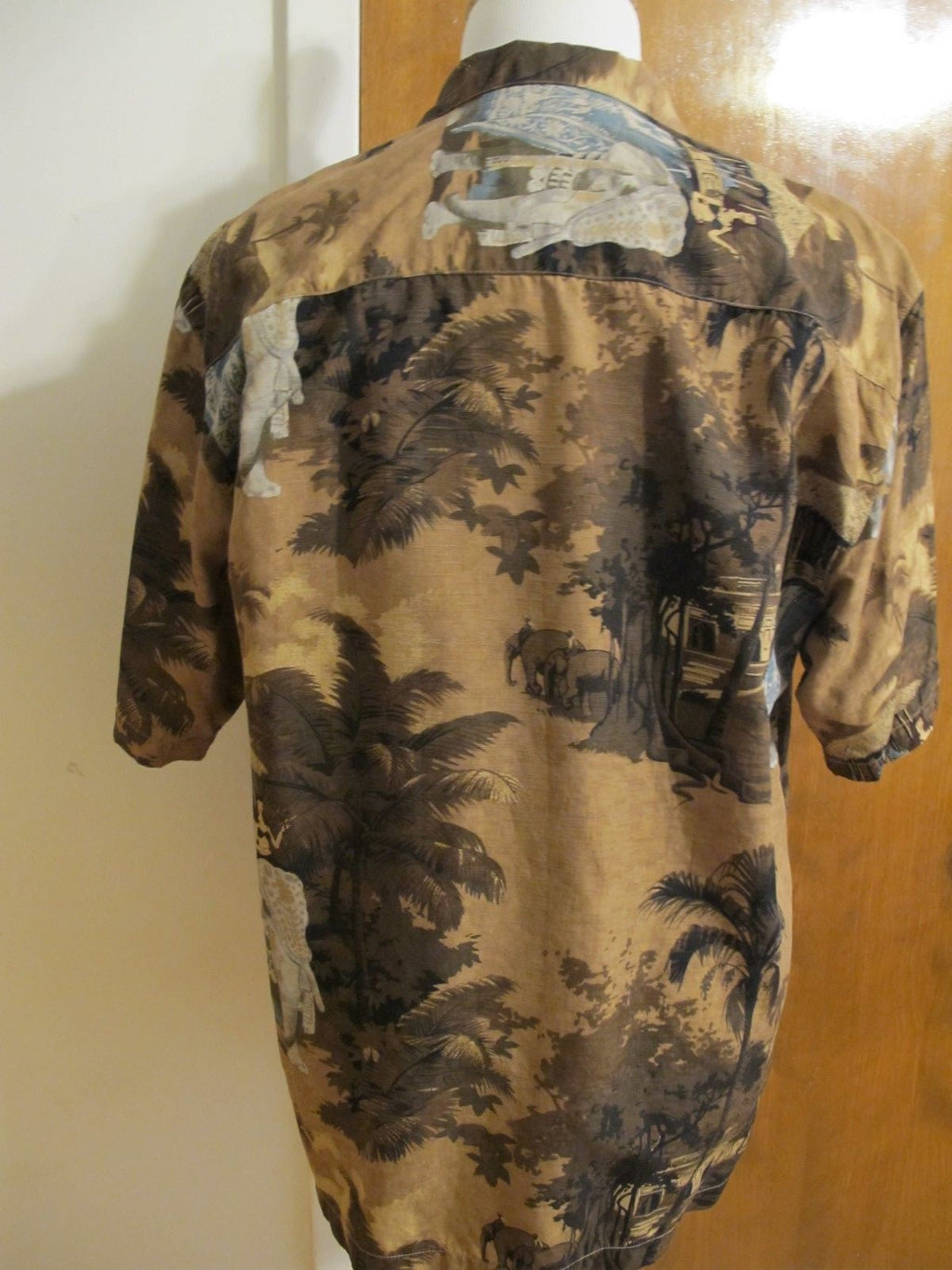 Tommy Bahama Men's Silk Multi Color Brow Blue Gray Beach Shirt Large Very Nice