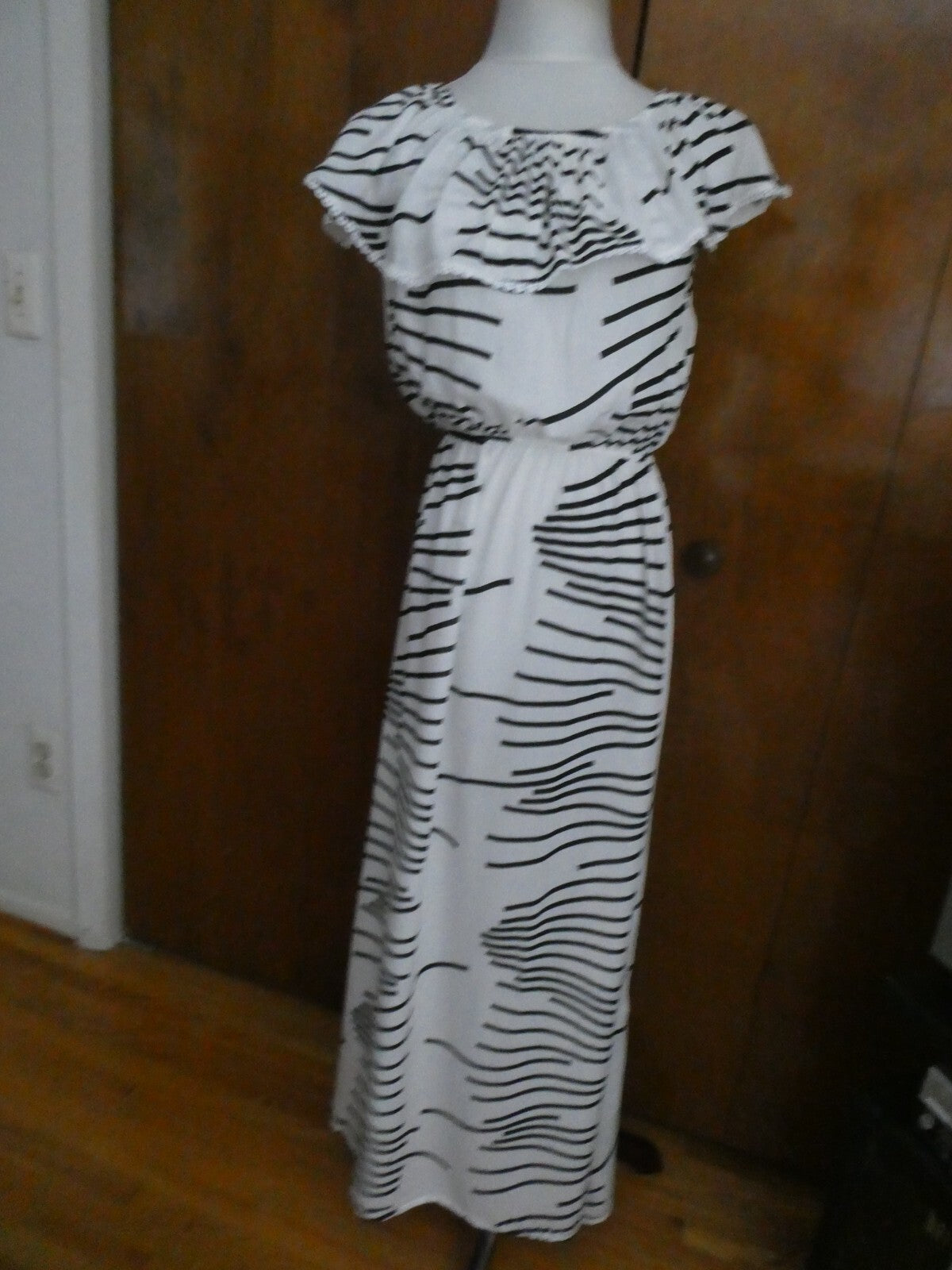 J.Stars Sexy Maxi Dress Off Shoulders Ruffles Multi-Color White/Black Size L/XL