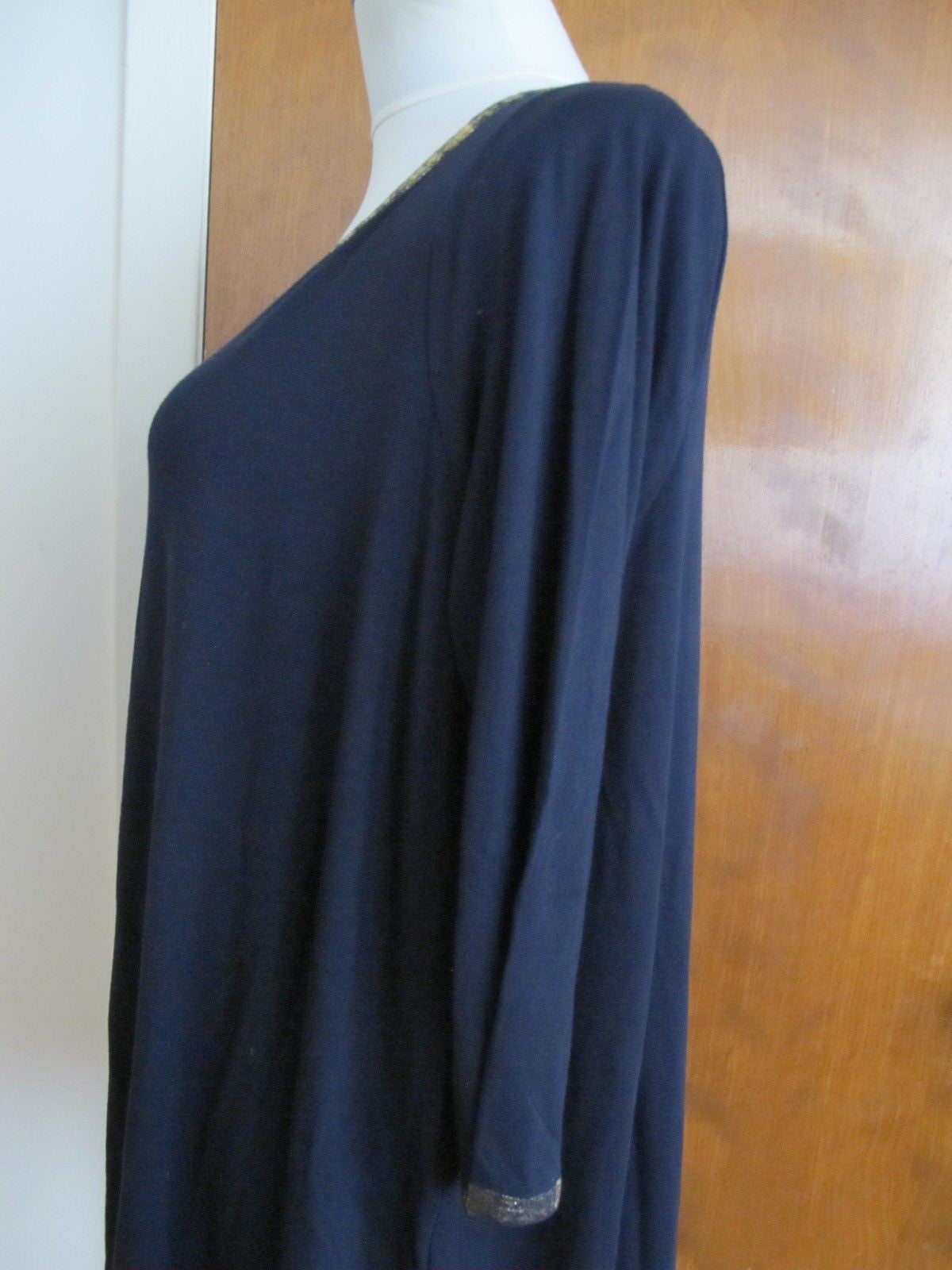 Tahari women's navy decorated A-line long sleeves top size medium new