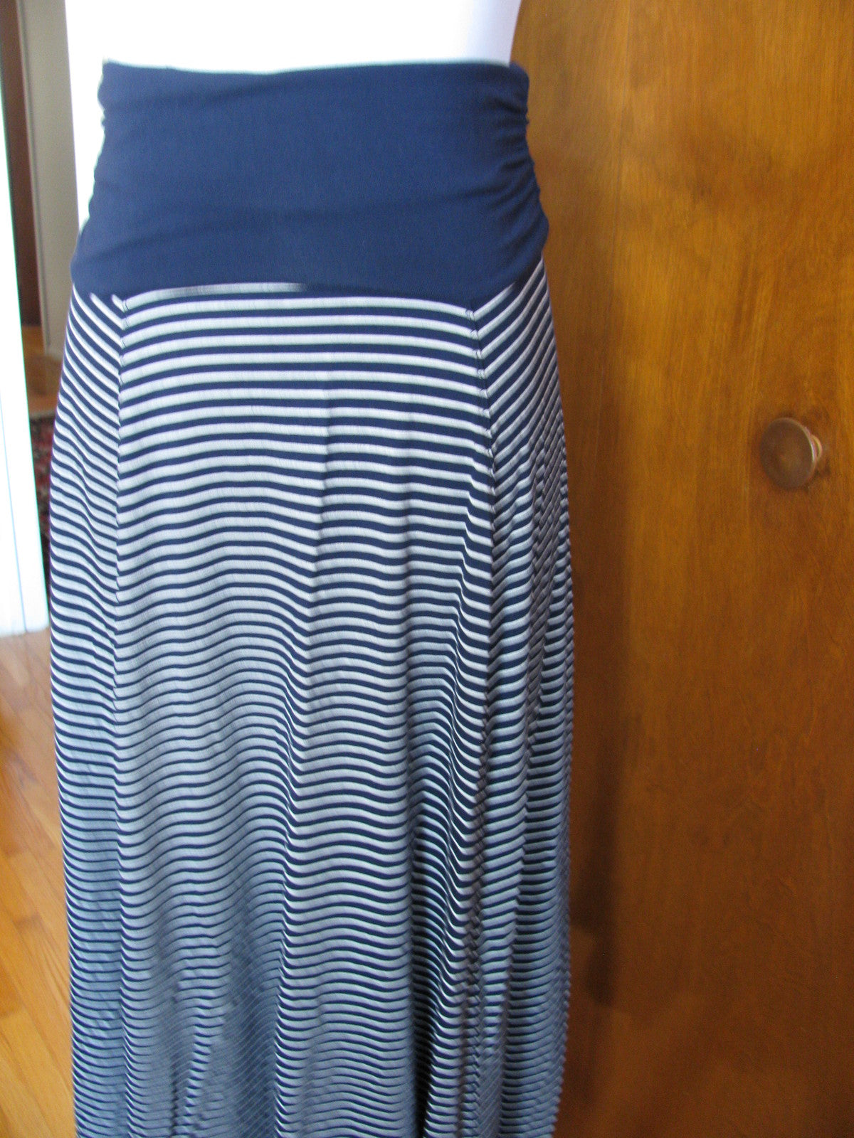 GAP women’s navy fold over maxi skirt New