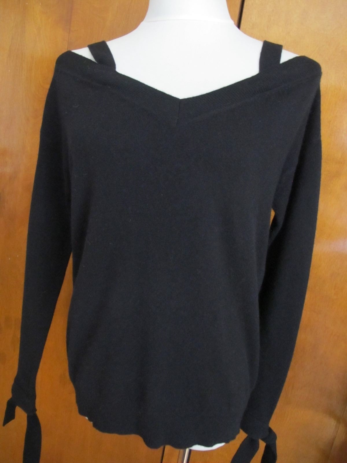 Theory Women's Black Cashmere Sweater P 