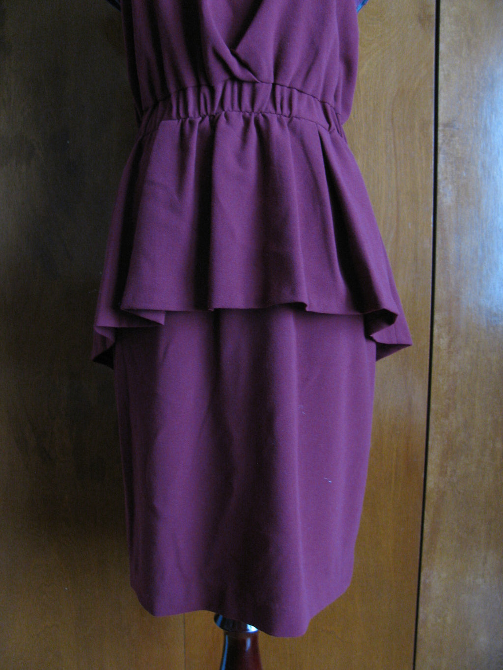 W118 Walter Baker Womens Burgundy Peplum Faux Leather Trim Evening Dress S NWT