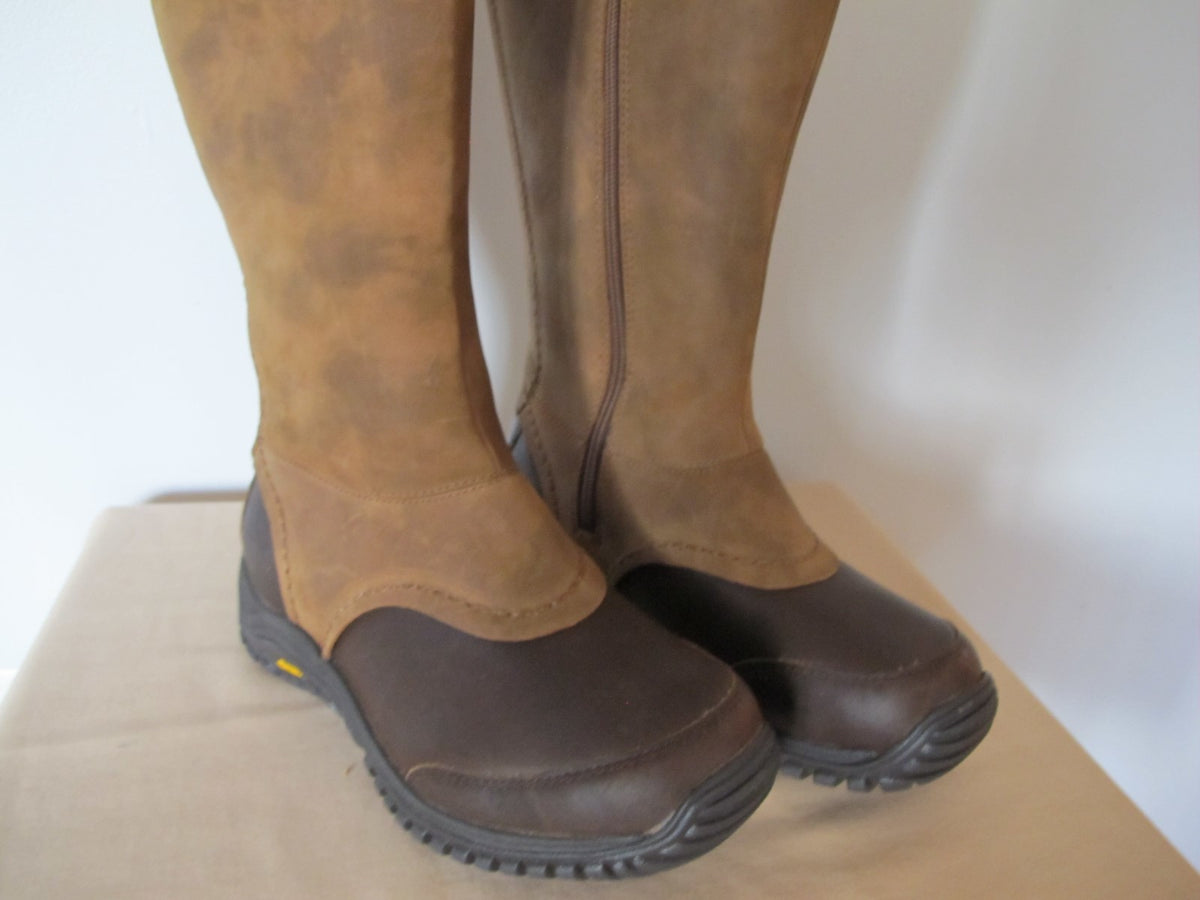 UGG Australia women’s beige brown waterproof New boots 6.5 (Runs small) fits 5.5