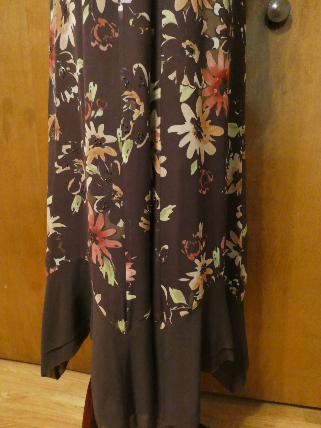Adrianna Papelle 100% silk sequined with flattering sleeves size 12 evening suit