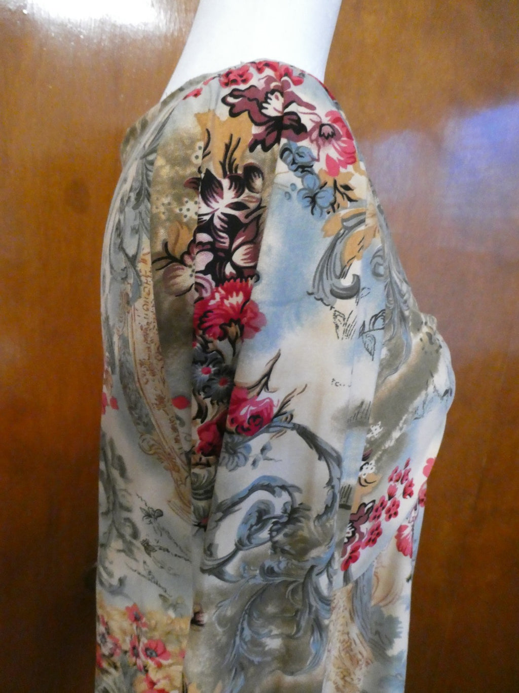Motherhood Maternity Floral Twist Front Top Size Large Boho Long Sleeve Blouse