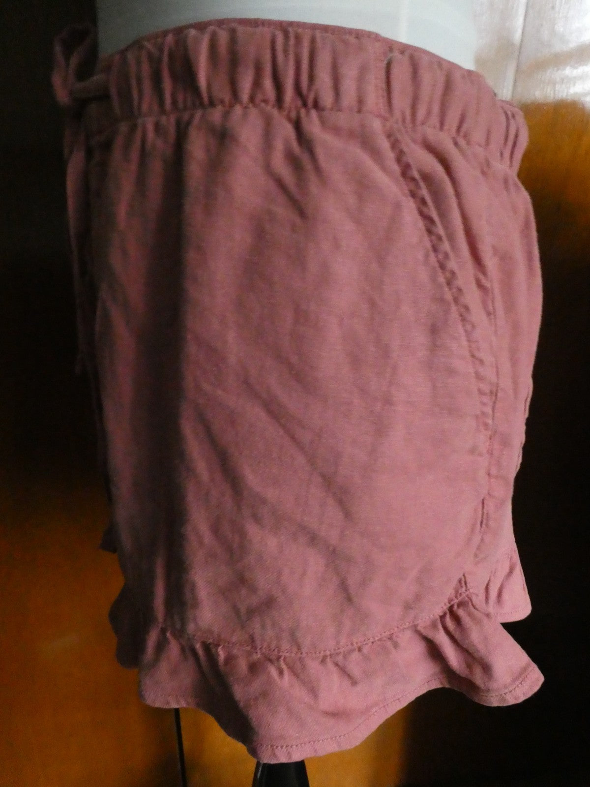 American Eagle Outfitters Women Linen Blend Ruffle Hem Shorts Mauve Pink XL $49