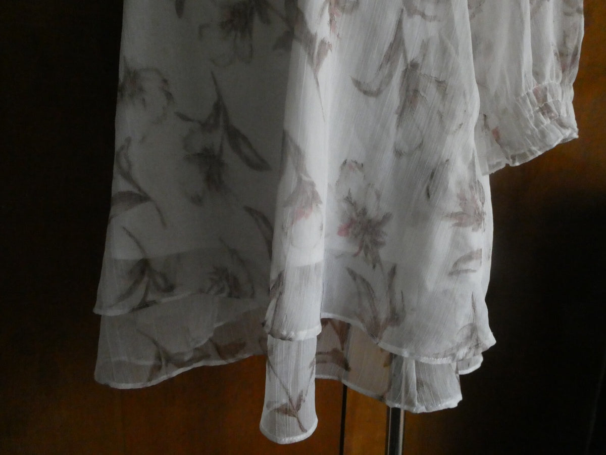Ei Shing Fashion Women’s Layered Blouse Top No Size Tag Based on measures Medium