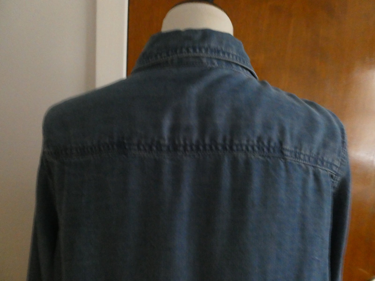 Merona Women’s Tencel Chambray Button Front Shirt Size Large Blue Long Sleeve