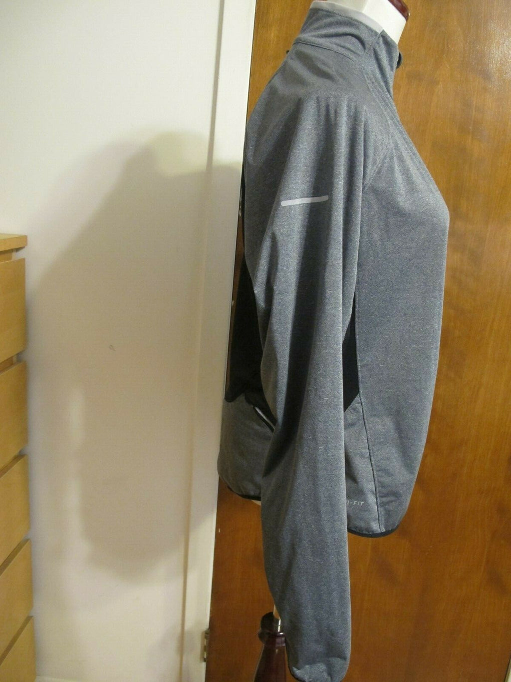 Nike Kids Boys Dri-Fit Athletic Fitness Gray Shirt Size Large 