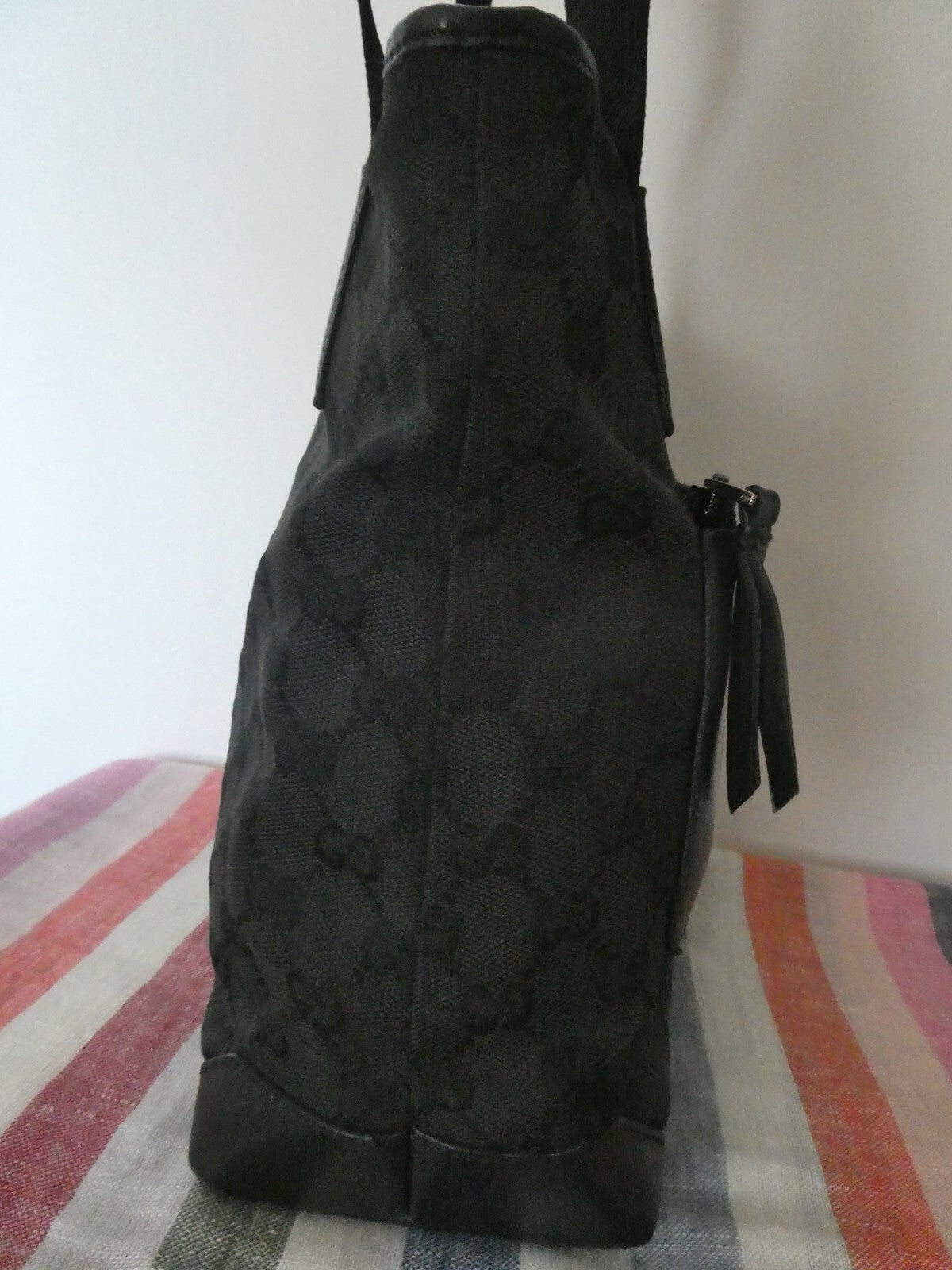 GUCCI Authentic Vintage Black Shoulder Bag Purse GG Canvas Leather 01904023754