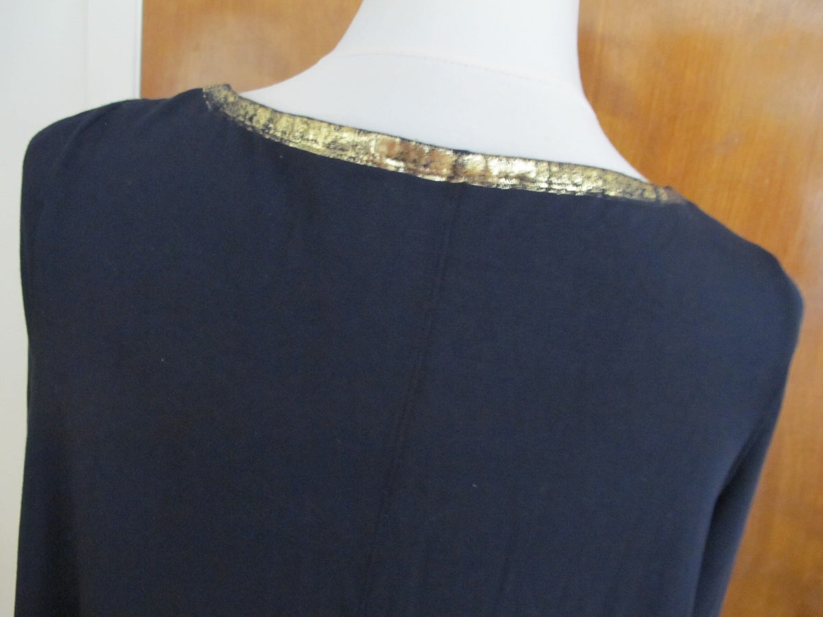Tahari women's navy decorated A-line long sleeves top size medium new