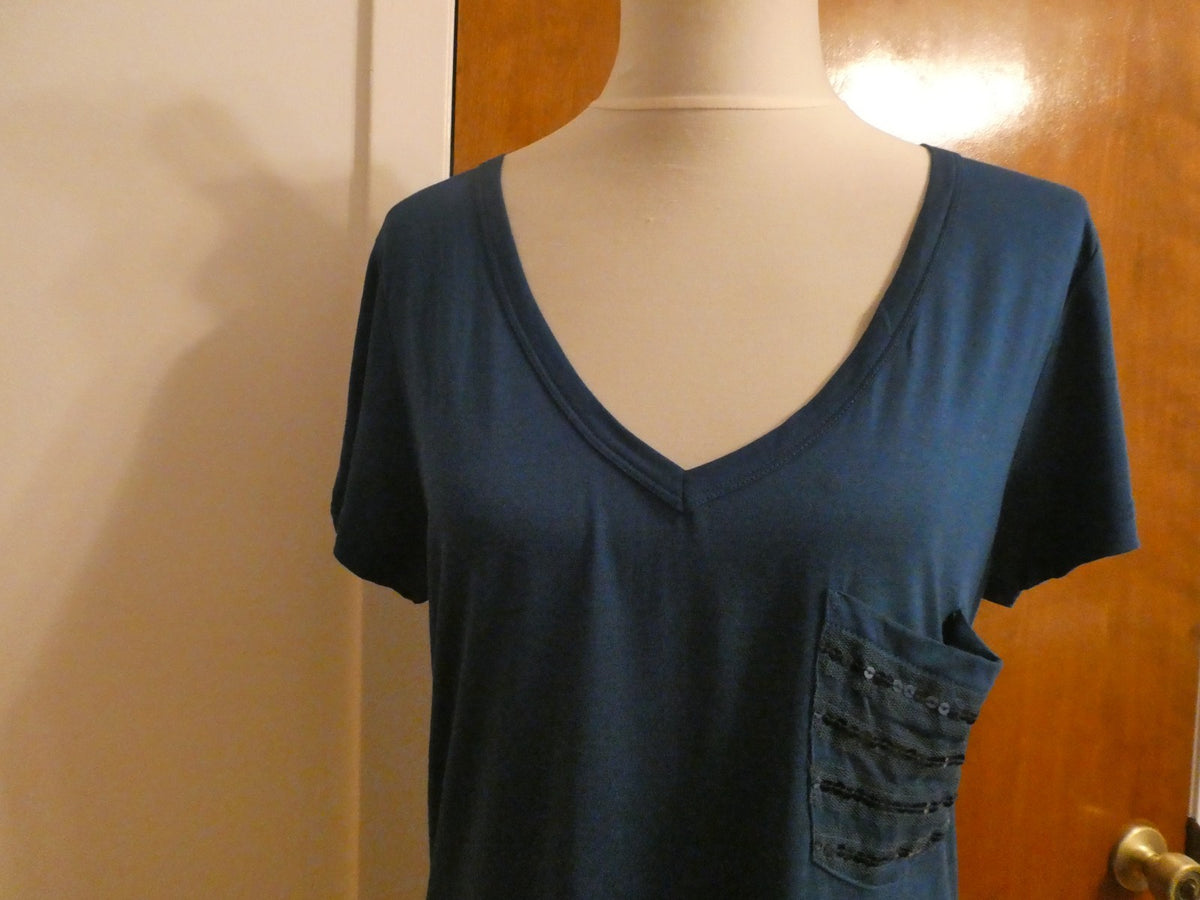 GAP Women's Top Size Large Navy Blue Sequined Pocket Short Sleeve 100% Rayon NWT