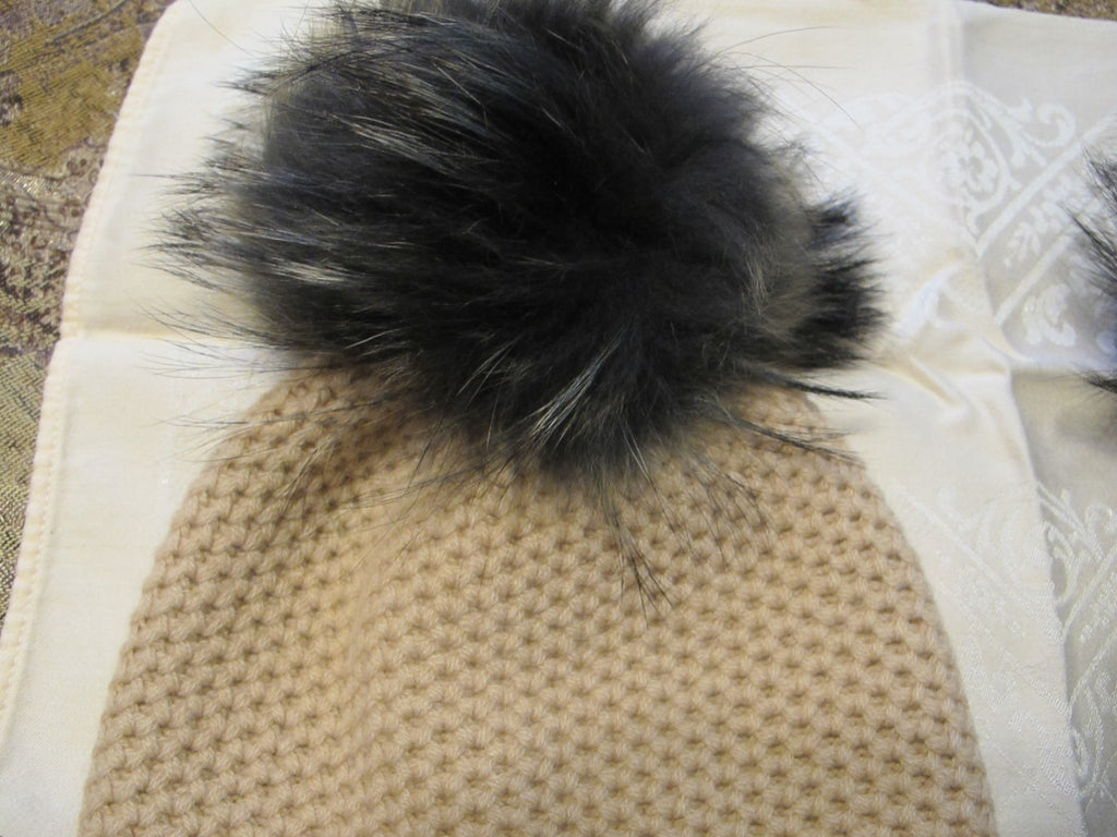Raffaello Bettini Beige Cashmere Women Real Fox Fur Dyed Pom Pom Hat 