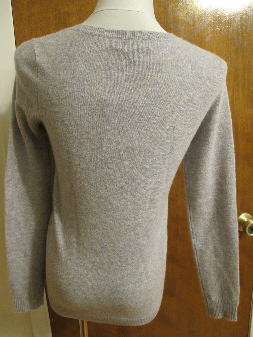 Bloomingdale's women's marl gray 2ply cashmere Vneck sweater Xsmall