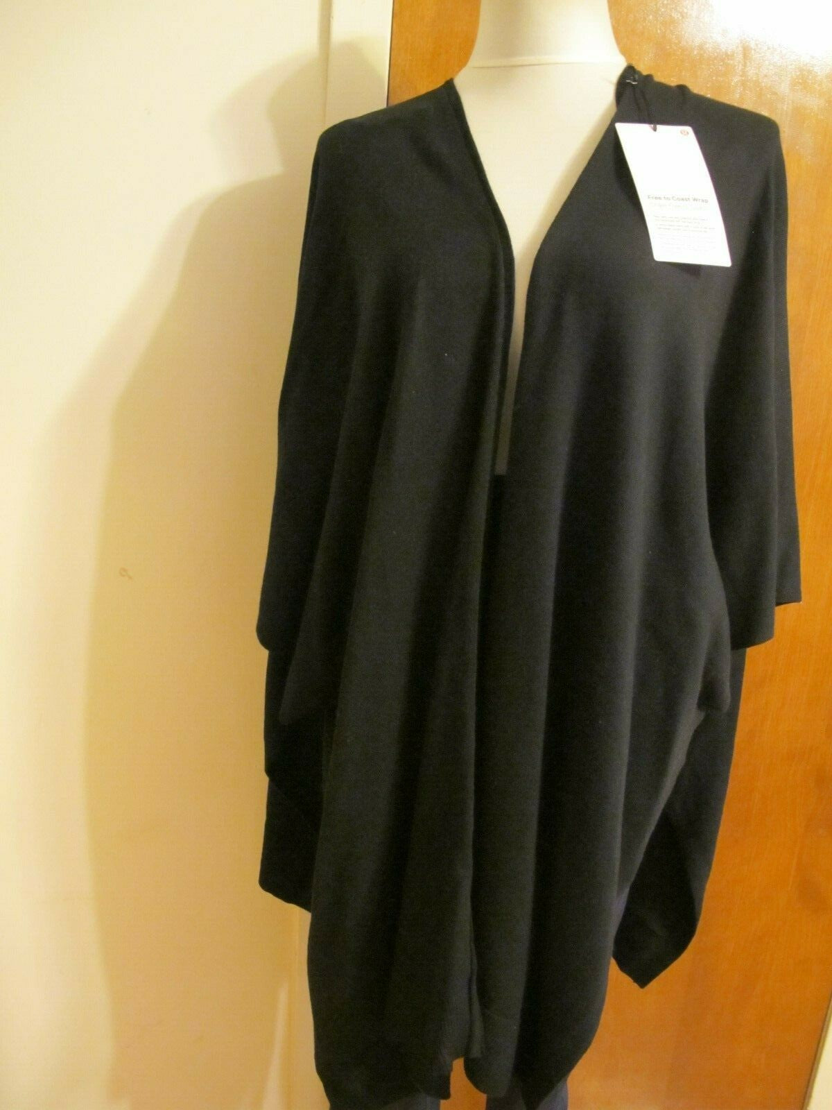 Lululemon women’s black athletic free to coast wrap cardigan OS