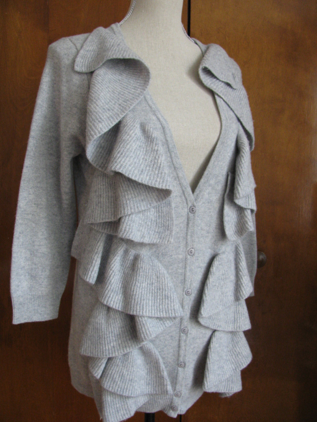 Sutton Studio women's gray wool cashmere buttoned ruffle cardigan Large